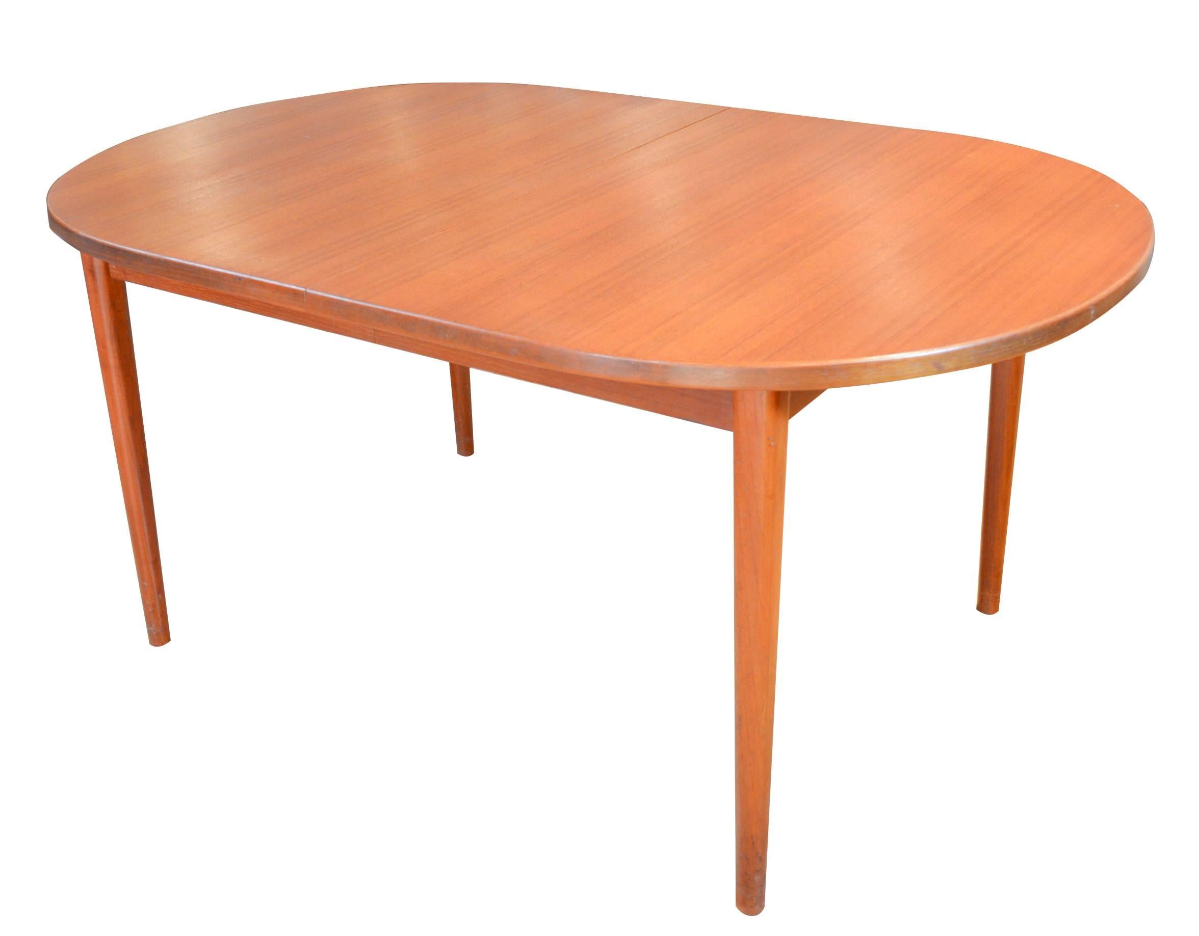 Nils Jonsson for Troeds Teak Dining Table with Two Leaves In Good Condition In Sacramento, CA