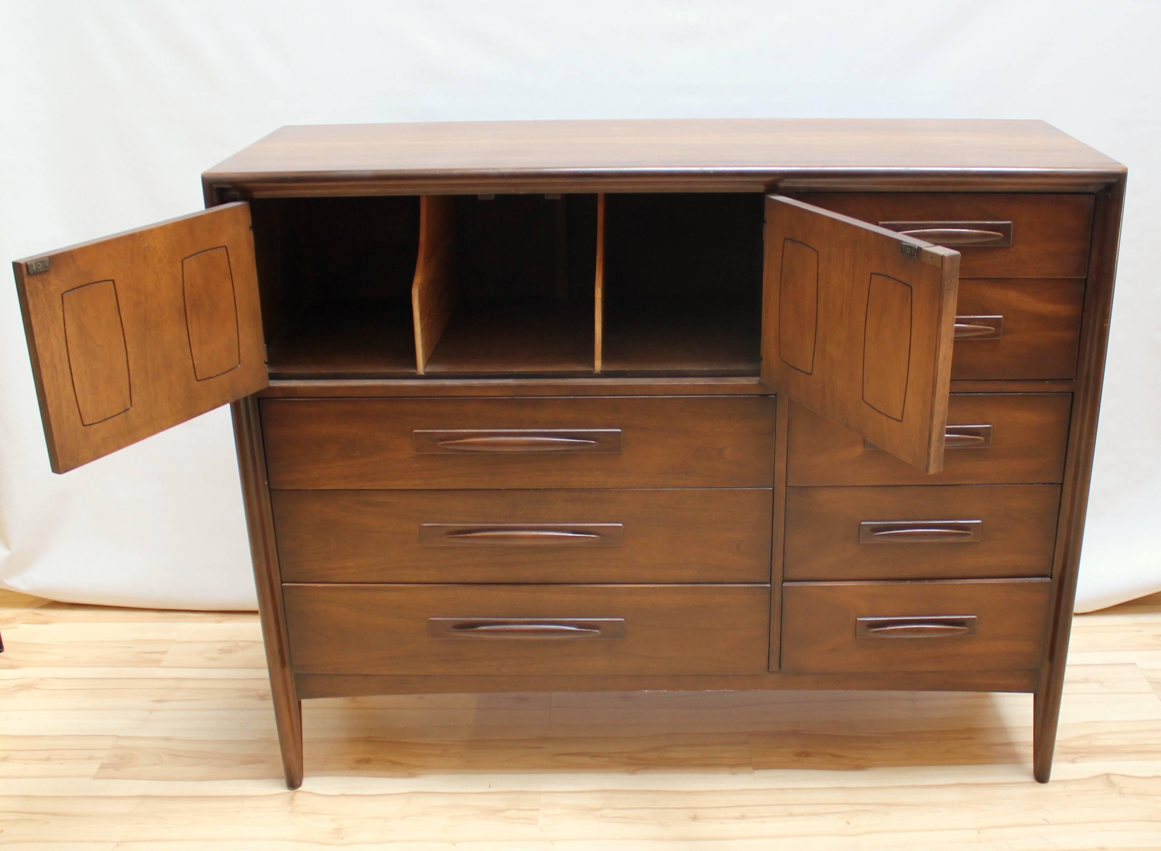 Mid-20th Century 1960s Broyhill Emphasis Walnut Magna Dresser
