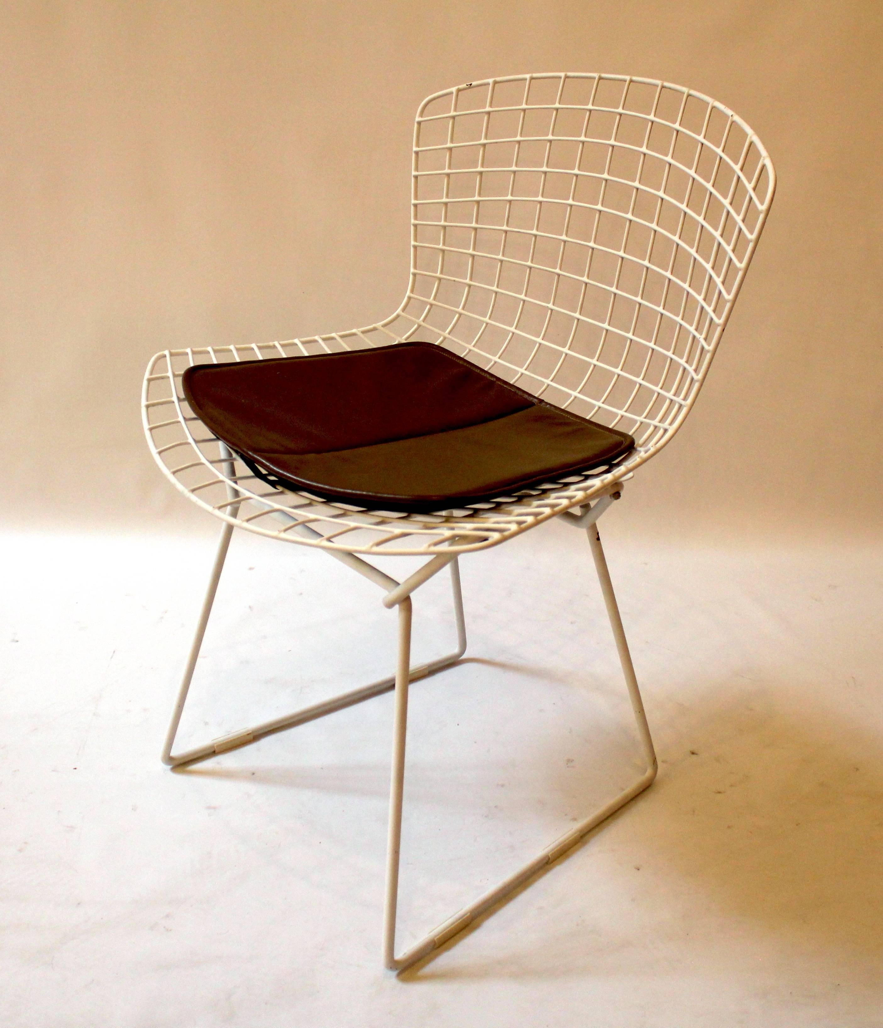 Mid-Century Modern Set of six 1960s Harry Bertoia Side Chairs for Knoll with Original Seat Pads