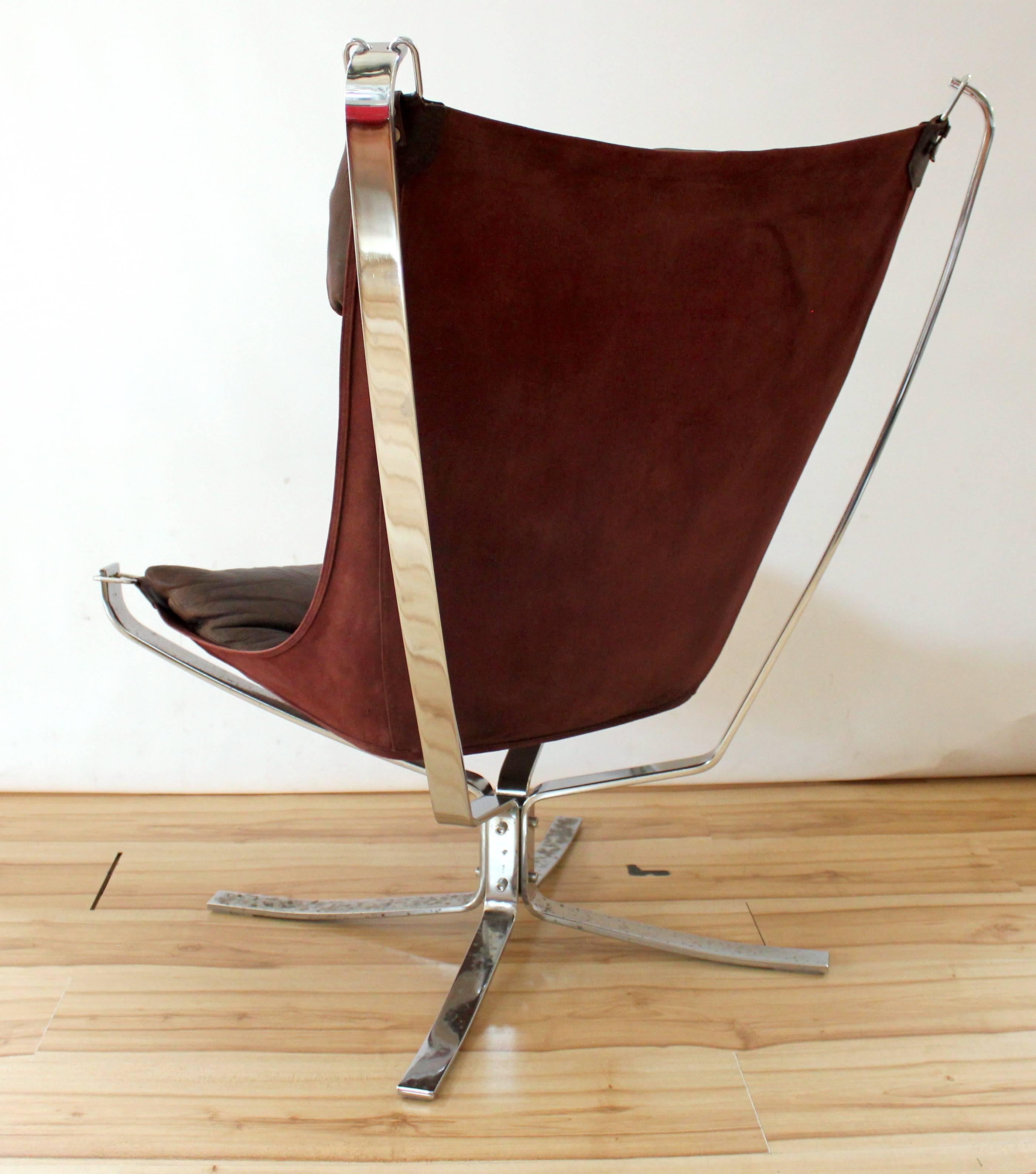 Pair of 1970s High-Backed Leather and Chrome Falcon Chairs by Sigurd Ressell In Good Condition In Sacramento, CA