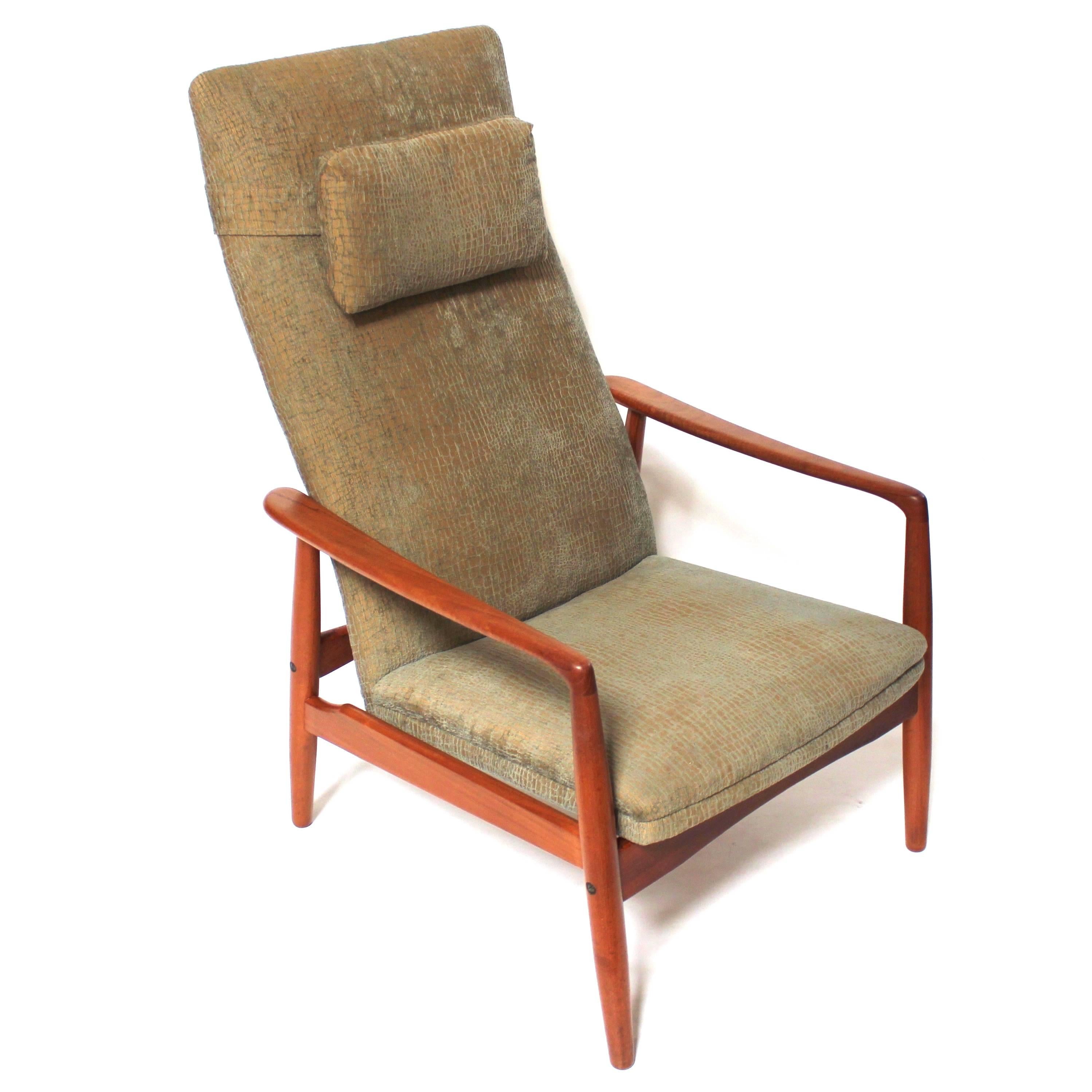 Scandinavian Modern Søren Ladefoged Danish Modern Reclining Lounge Chair with Ottoman, circa 1960 For Sale