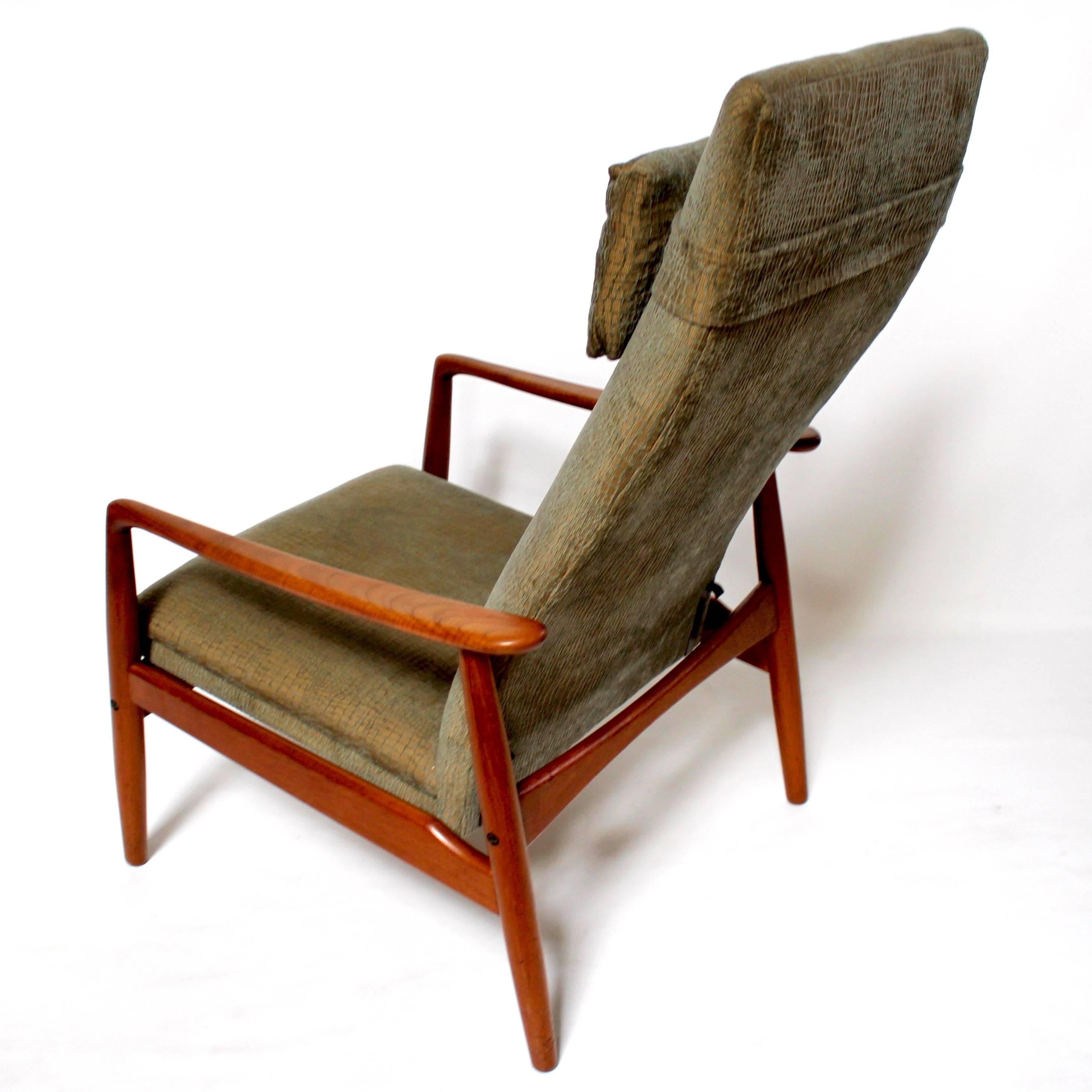 Mid-20th Century Søren Ladefoged Danish Modern Reclining Lounge Chair with Ottoman, circa 1960 For Sale