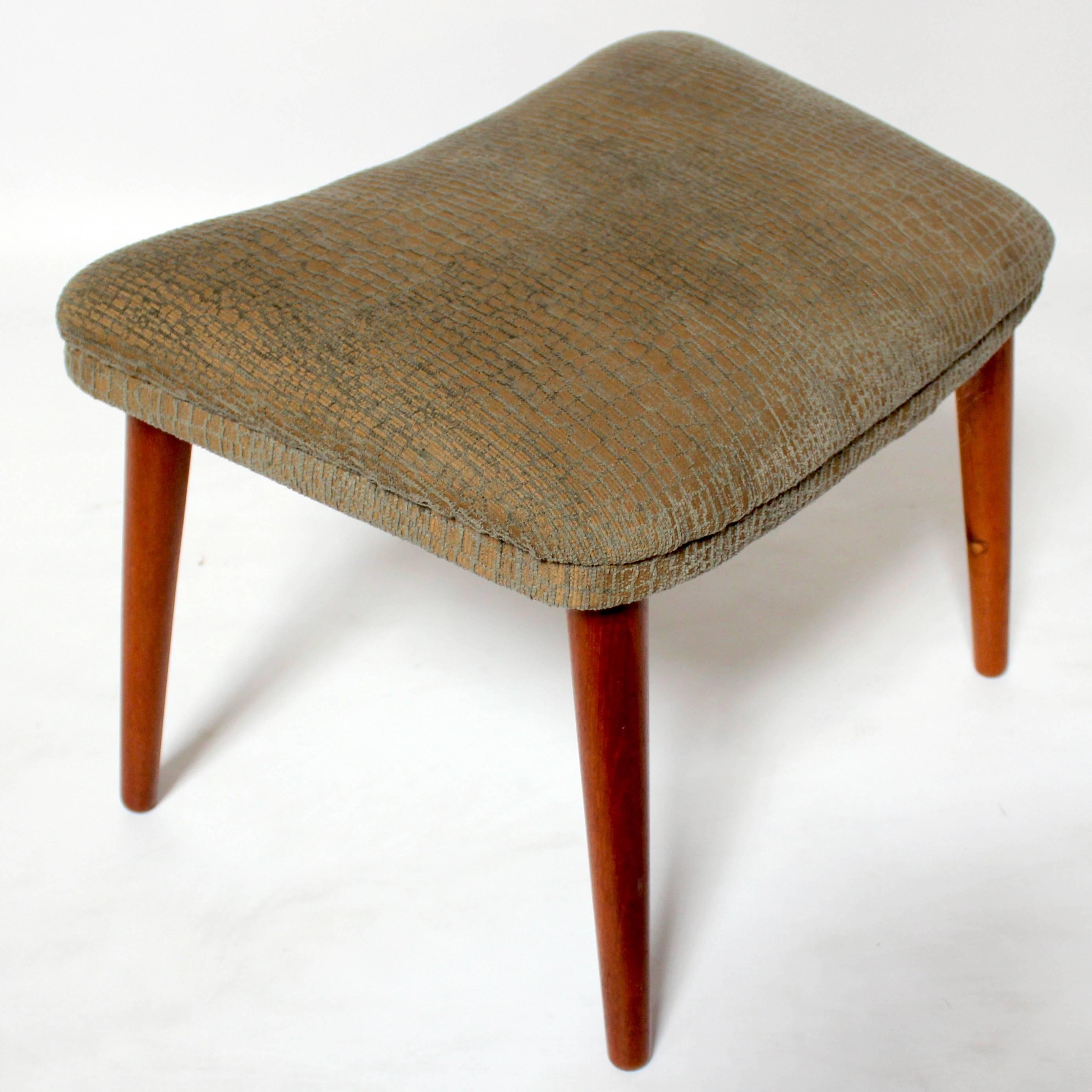 Upholstery Søren Ladefoged Danish Modern Reclining Lounge Chair with Ottoman, circa 1960 For Sale
