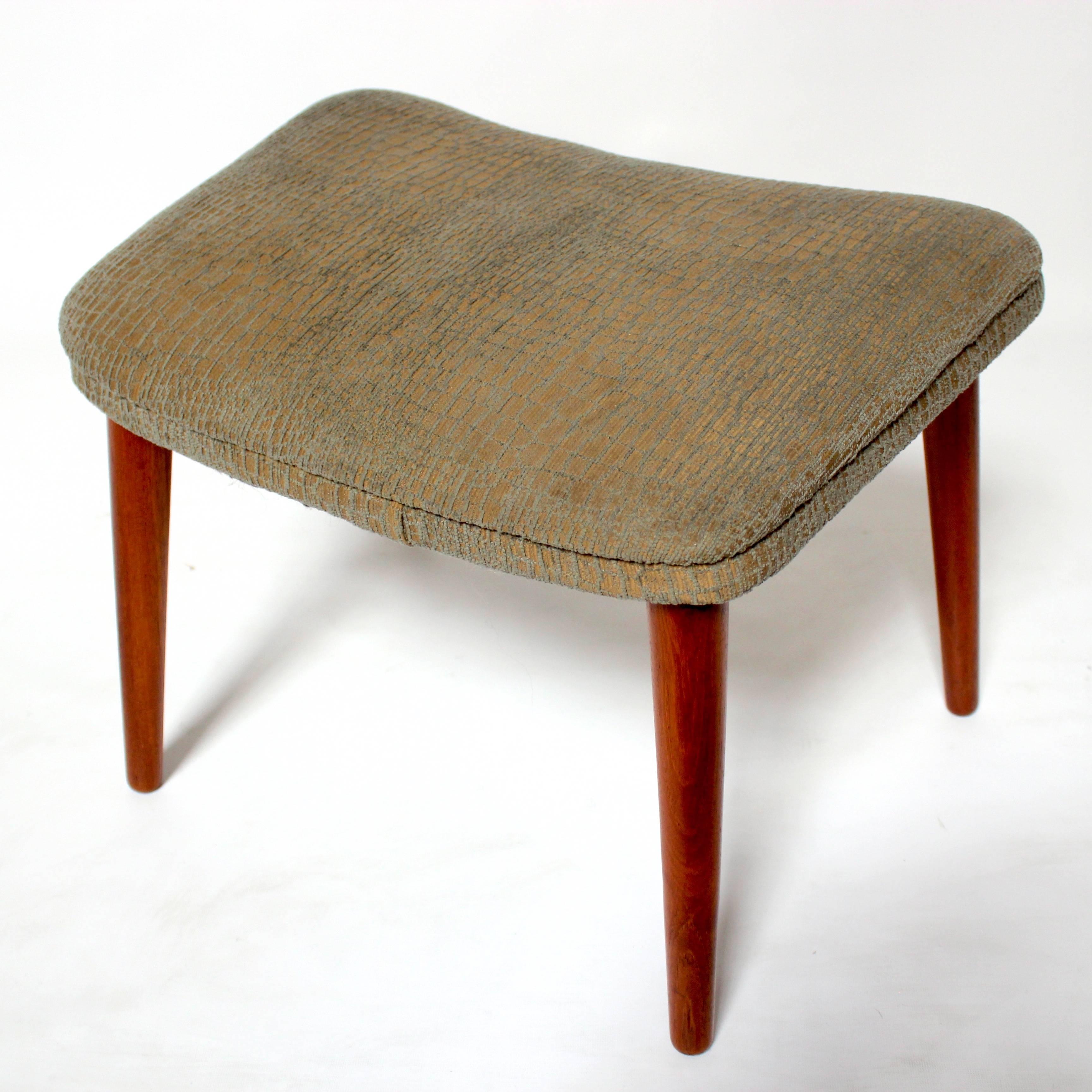 Søren Ladefoged Danish Modern Reclining Lounge Chair with Ottoman, circa 1960 For Sale 1