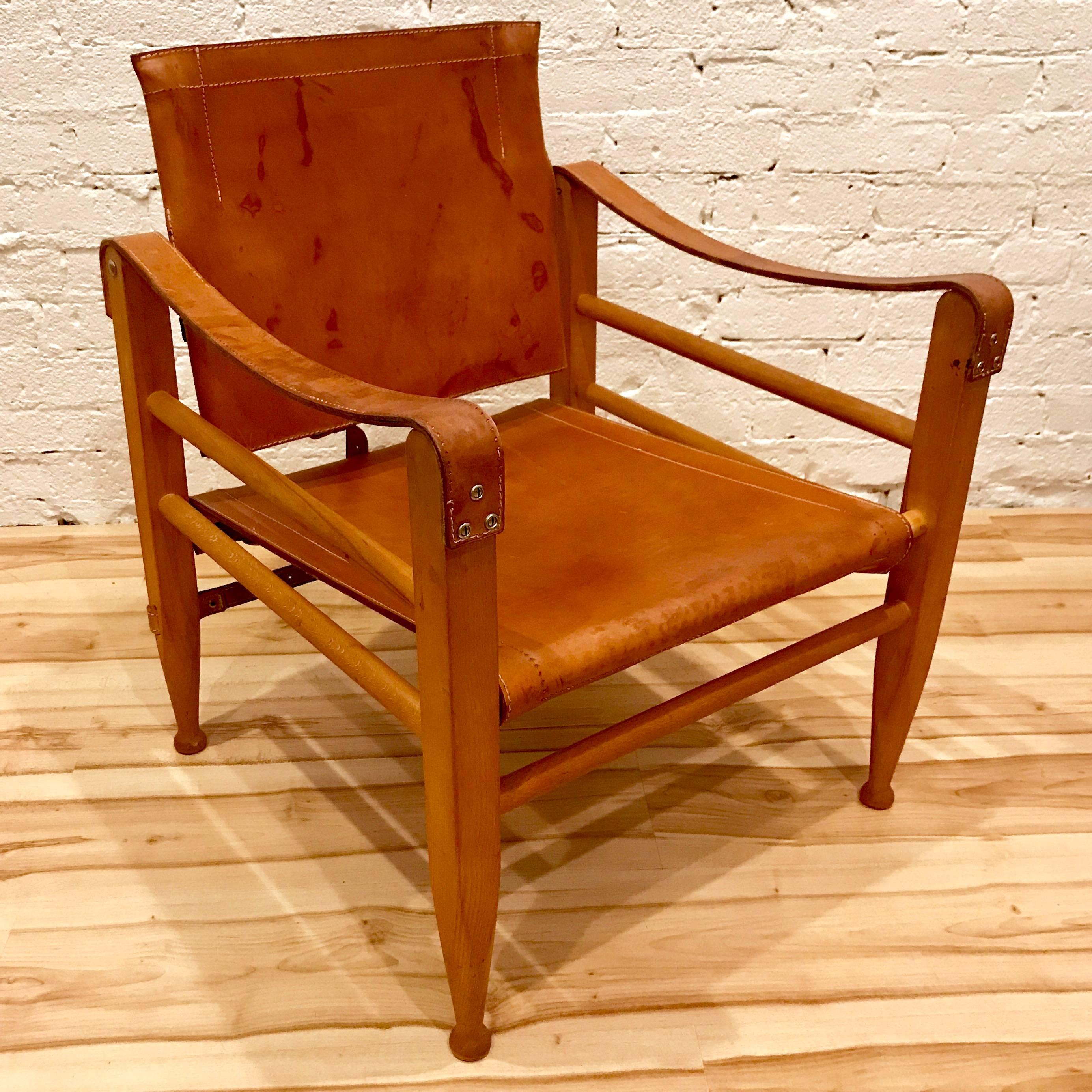 Pair of Danish Modern Wood and Leather Safari Chairs in the Style of Kaare Klint In Excellent Condition In Sacramento, CA