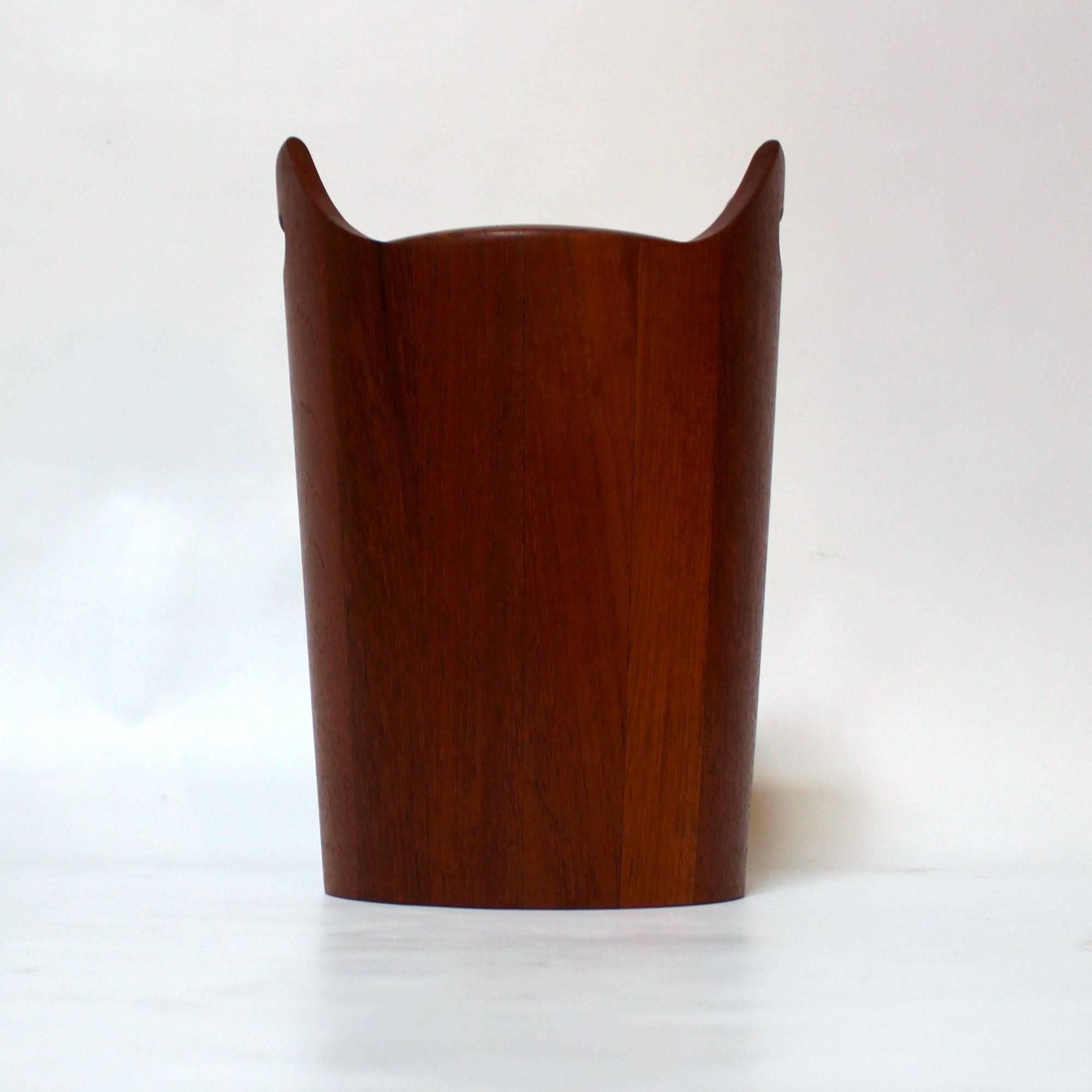1960s Danish Modern teak ice bucket with removable plastic liner. Marked 
