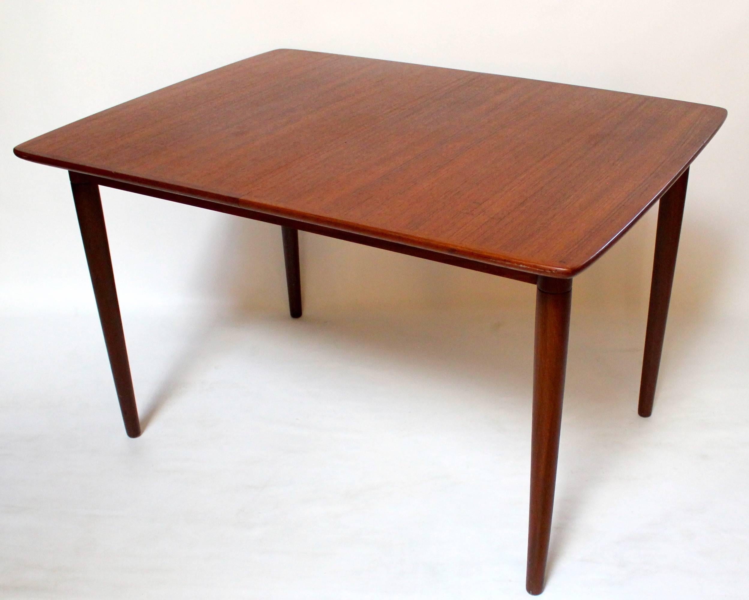 1960s Danish Modern Teak Dining Table with Two Leaves 1