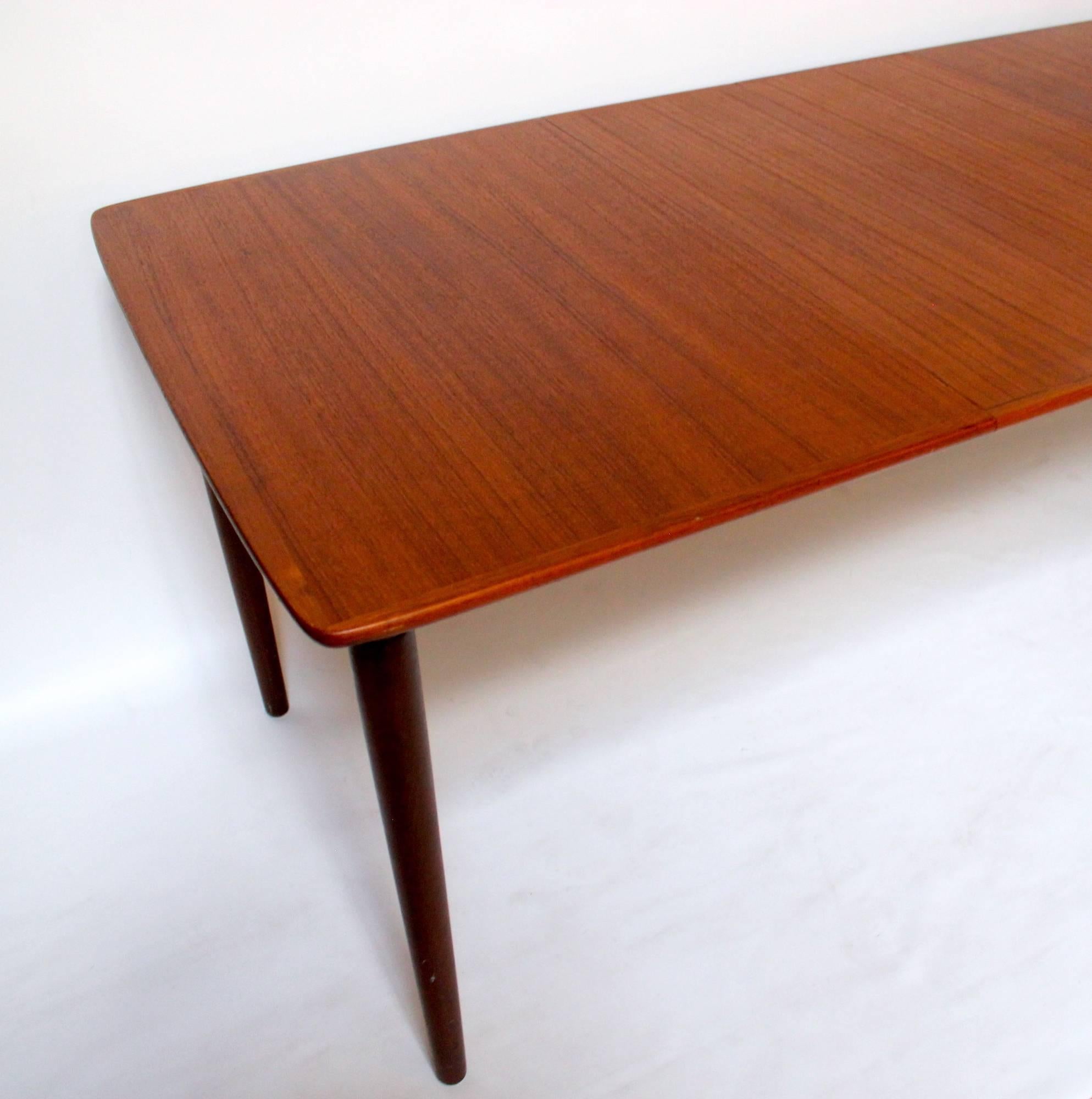 1960s Danish Modern Teak Dining Table with Two Leaves 2