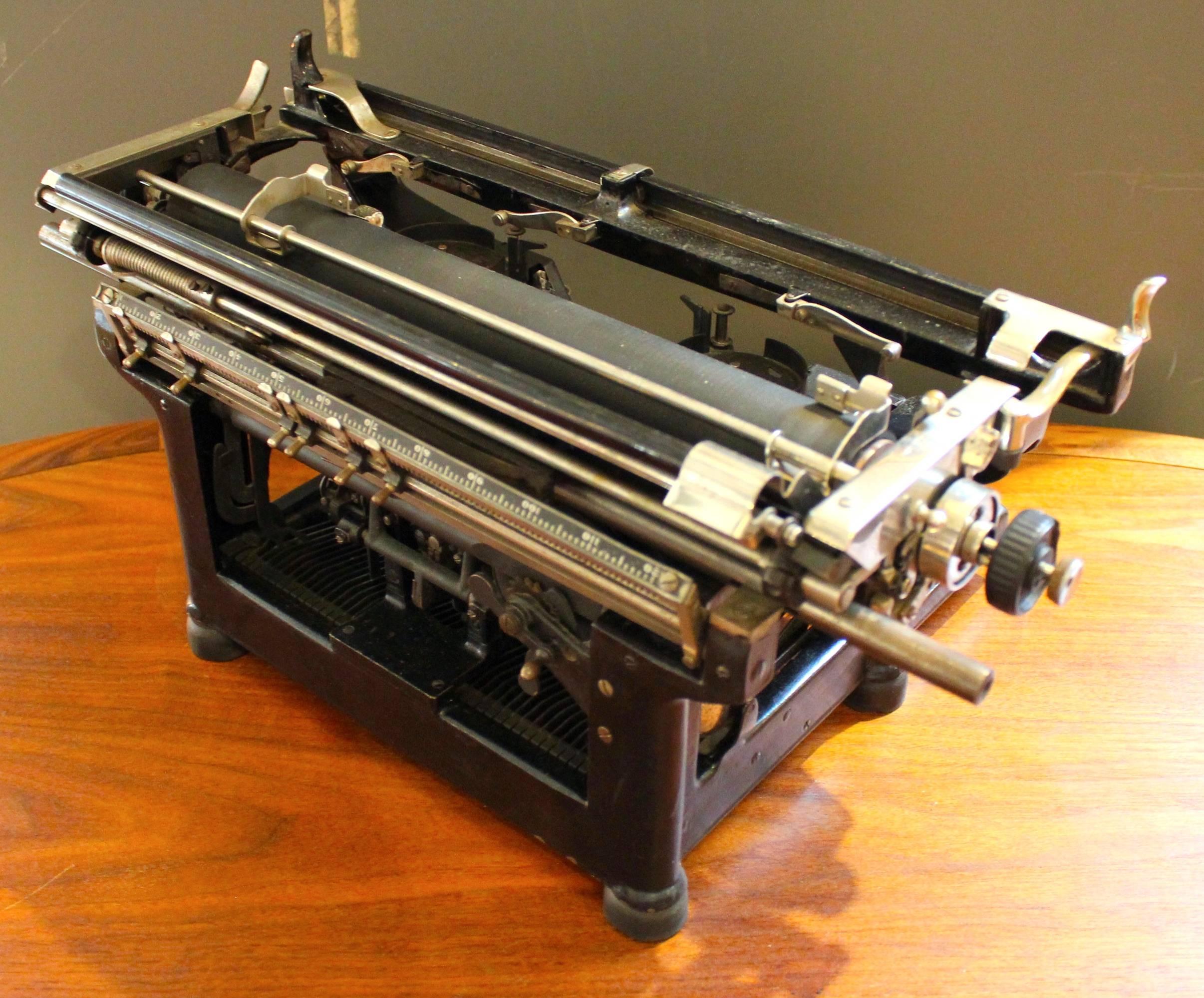 Early 20th Century Underwood Typewriter 1