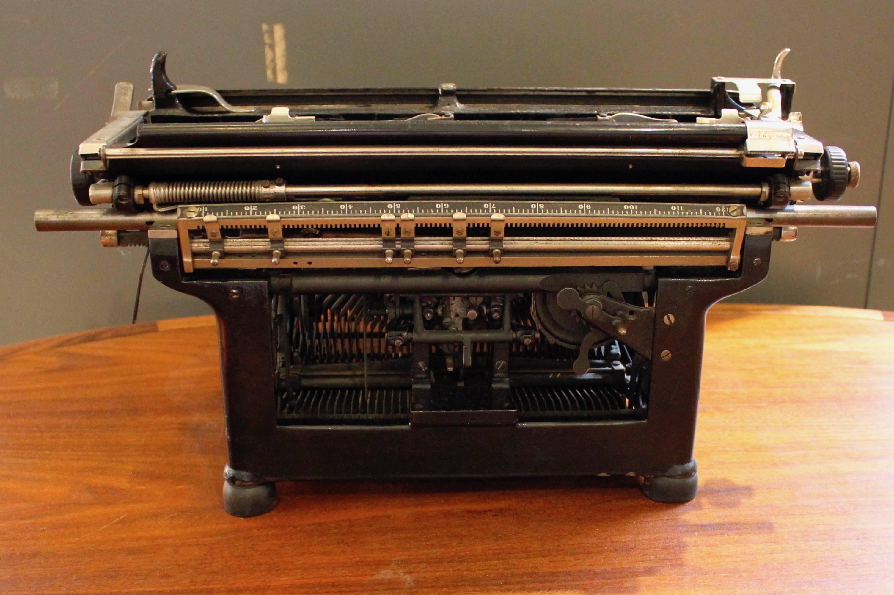 Early 20th Century Underwood Typewriter 2