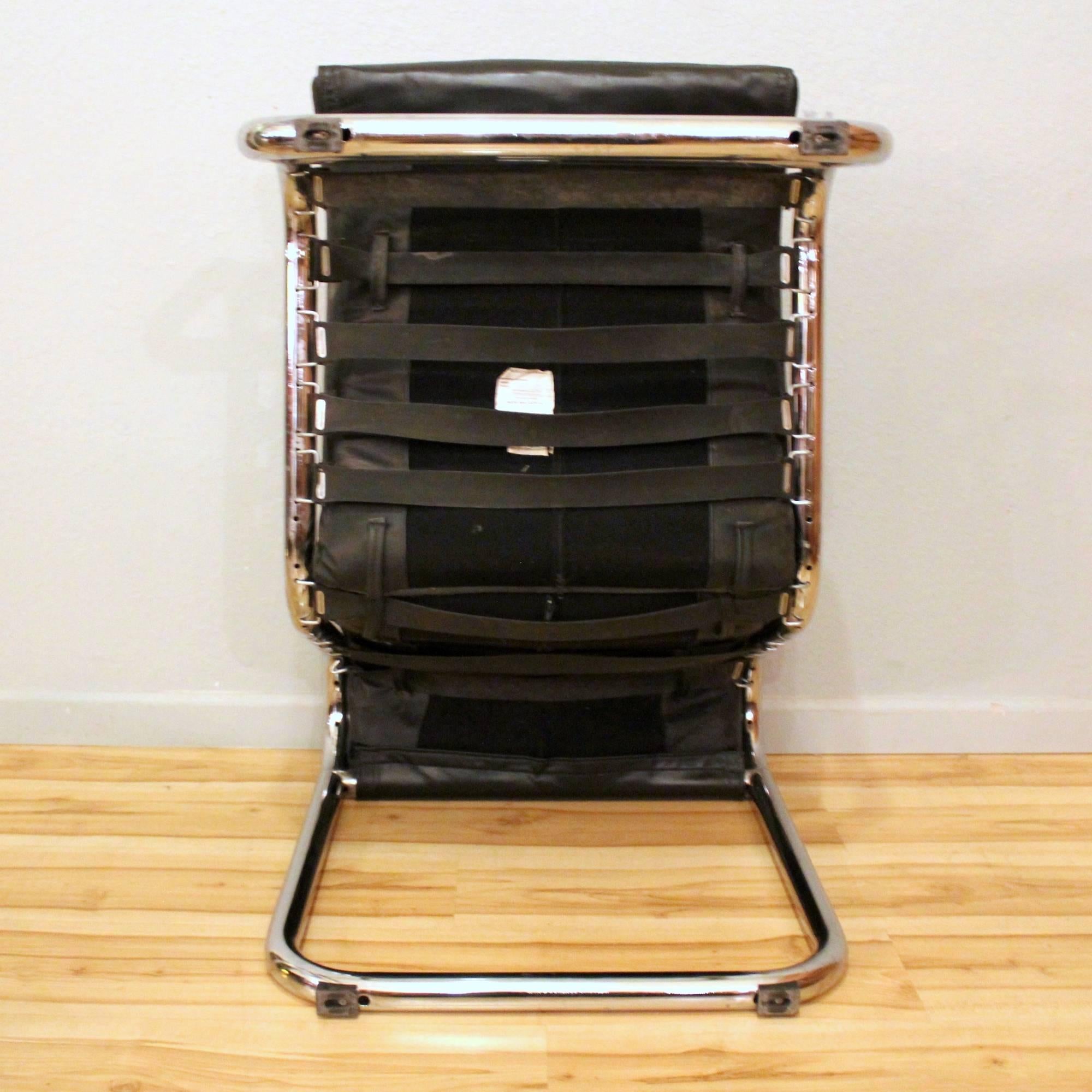 1970s Leather and Chrome Lounge Chair and Ottoman by Kinetics Furniture In Good Condition For Sale In Sacramento, CA