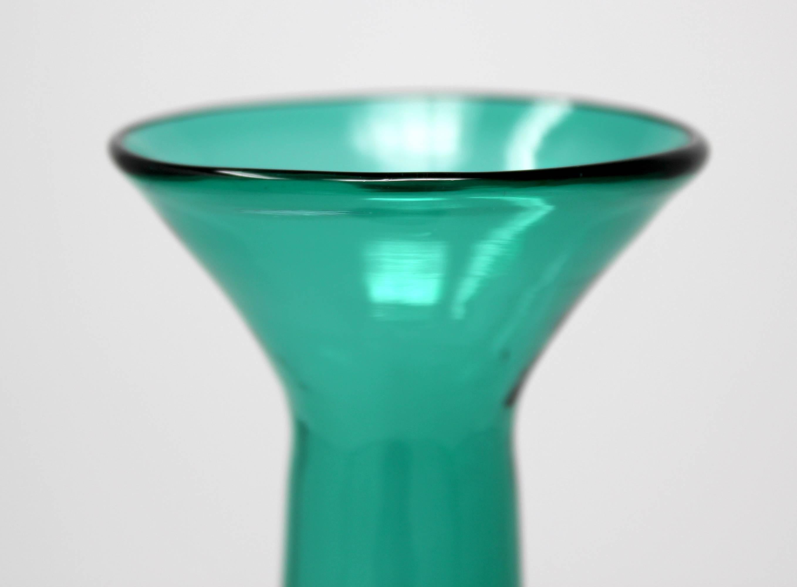 1960s Green Art Glass Vase by Blenko In Excellent Condition In Sacramento, CA