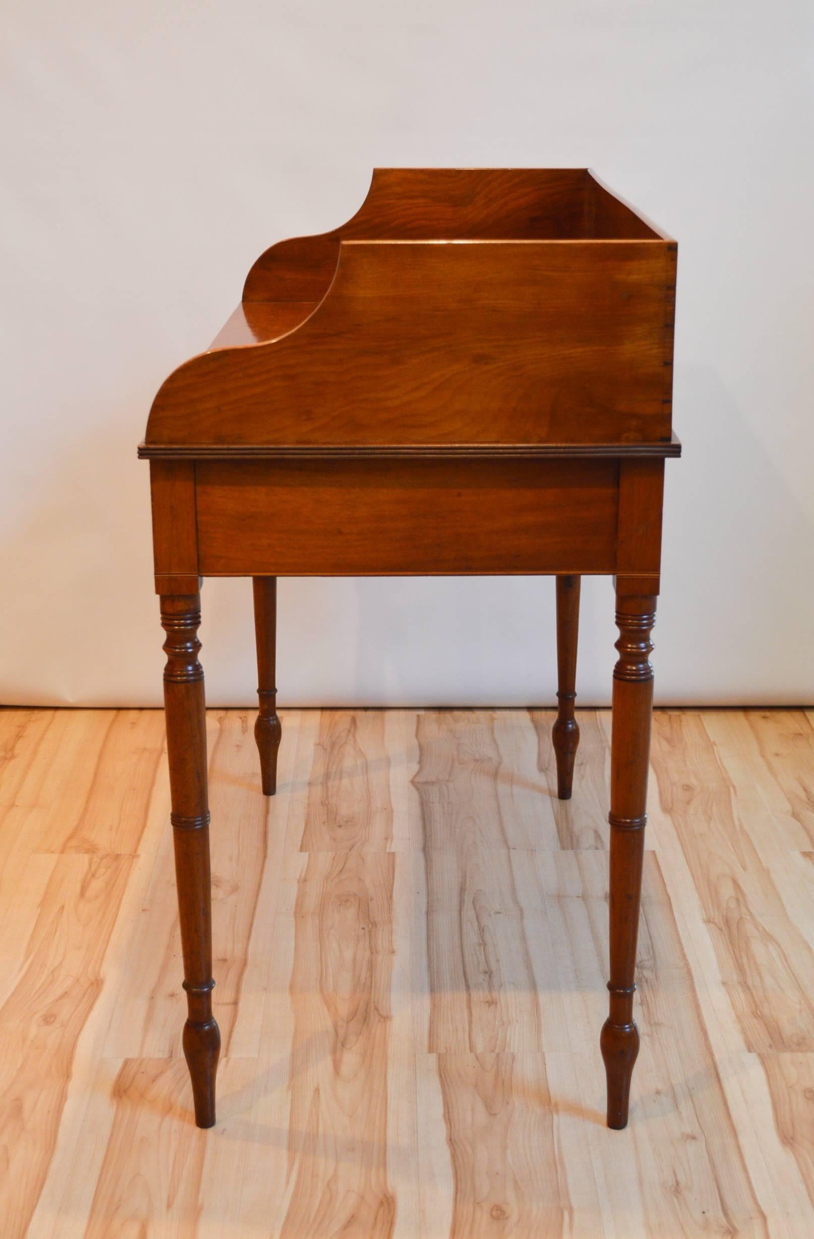 19th Century Cuban Mahogany American Writing Desk with Hidden Drawers In Good Condition In Sacramento, CA