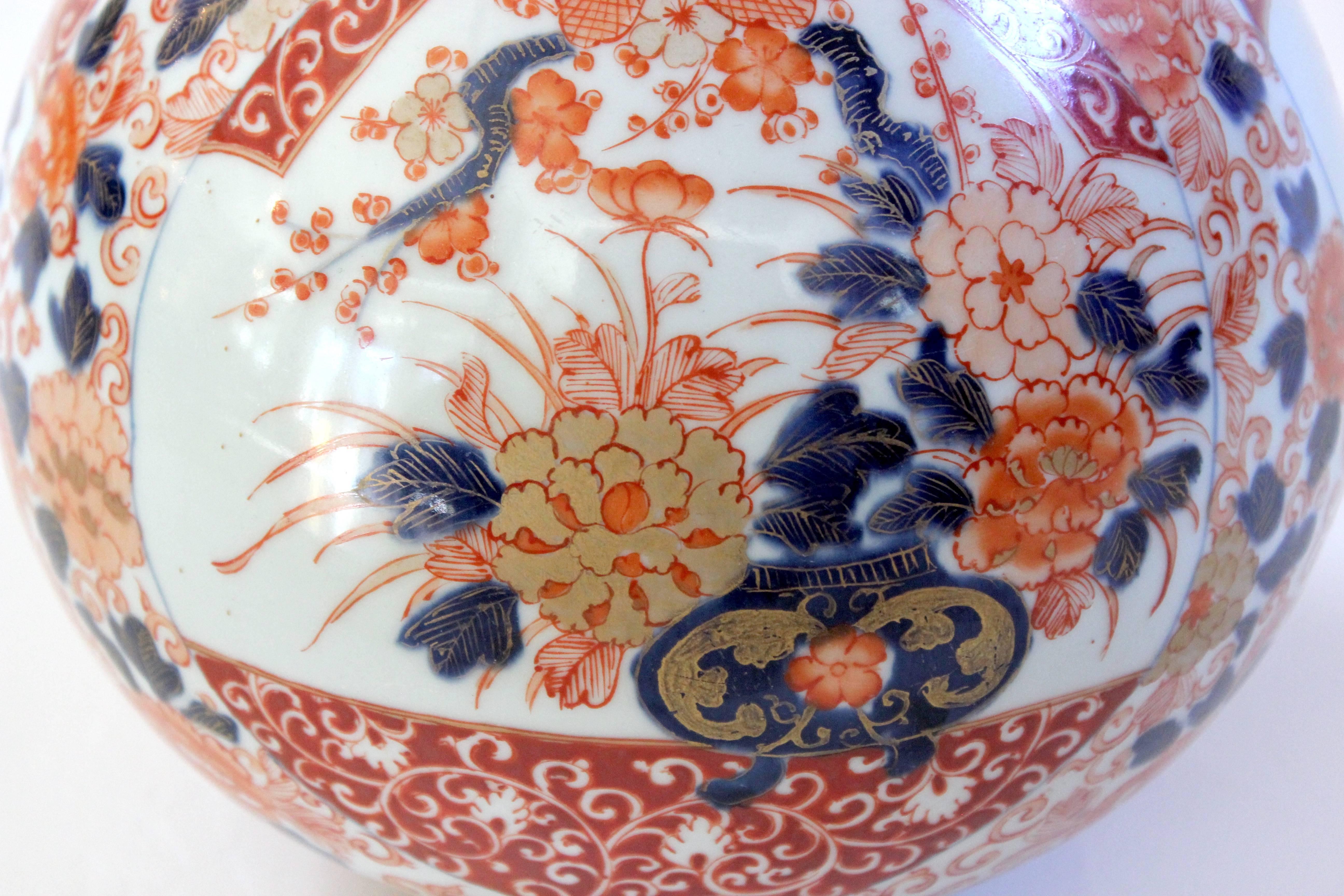 20th Century Early 20th-Century Hand-Painted Japanese Imari Vase For Sale