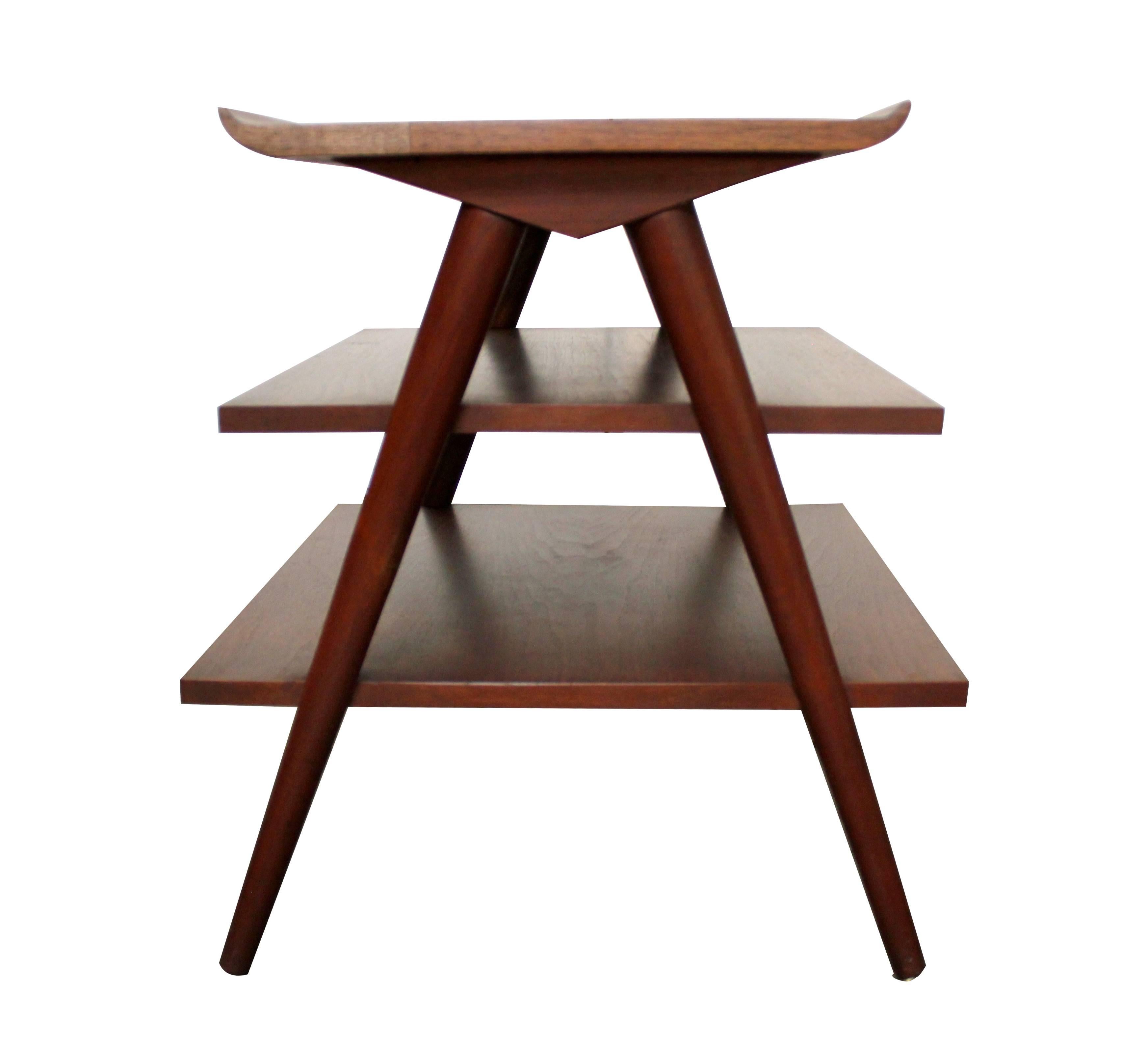 1950s American of Martinsville Three-Tier Walnut End Table In Good Condition In Sacramento, CA