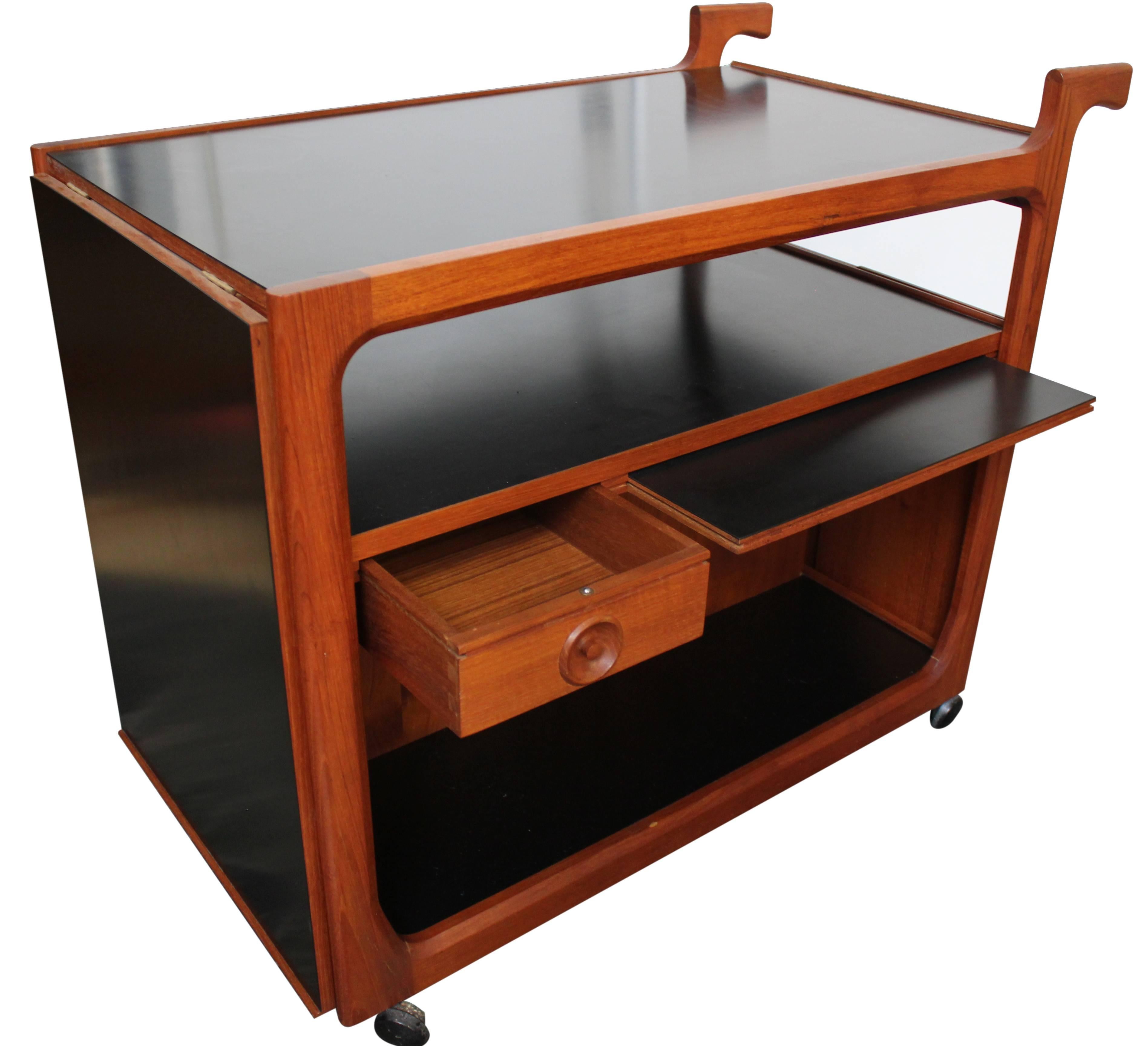 Danish Modern Teak Rolling Bar Cart with Sliding Top In Good Condition In Sacramento, CA