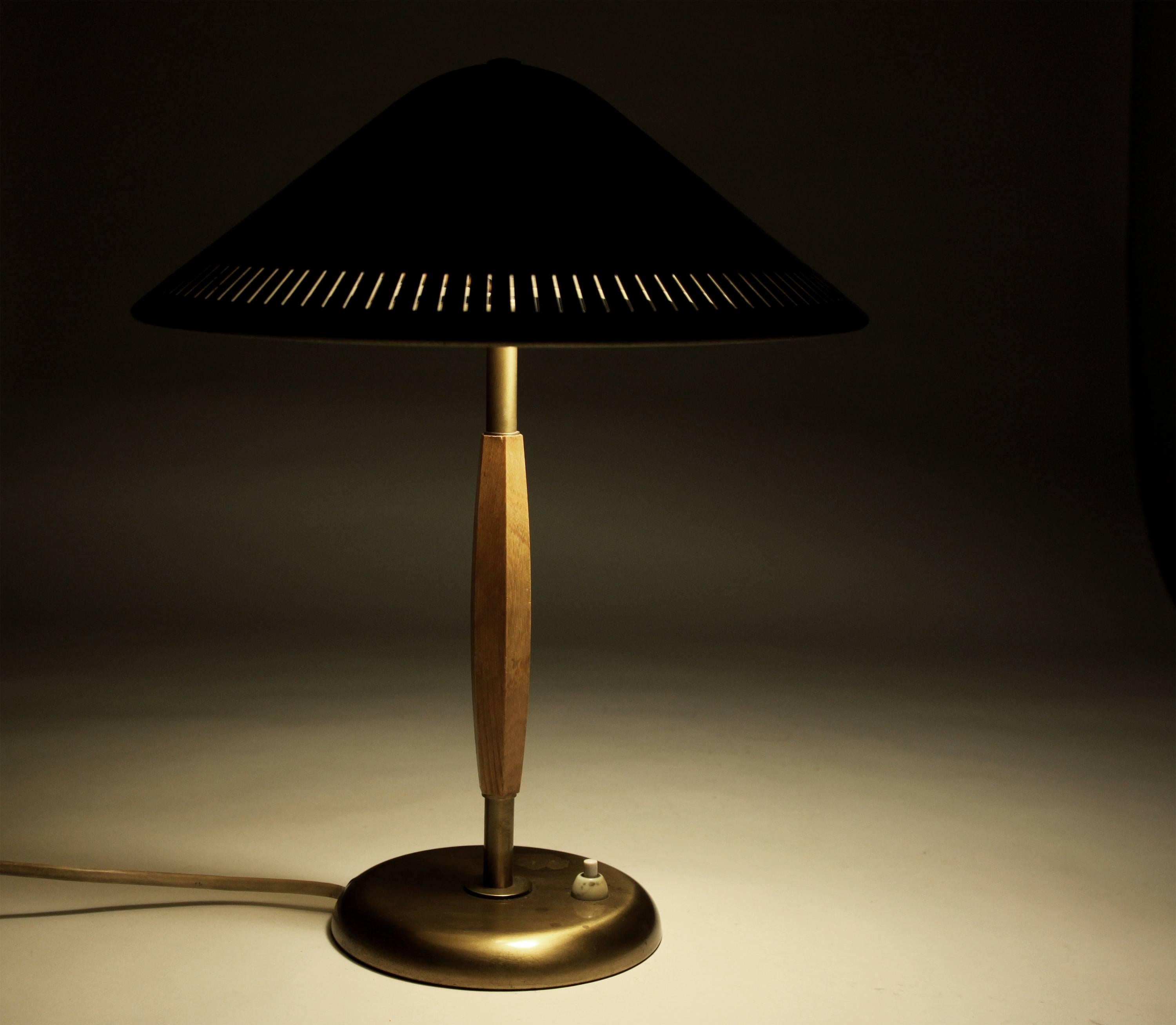 Mid-20th Century Scandinavian Table Lamp in Brass, 1960s