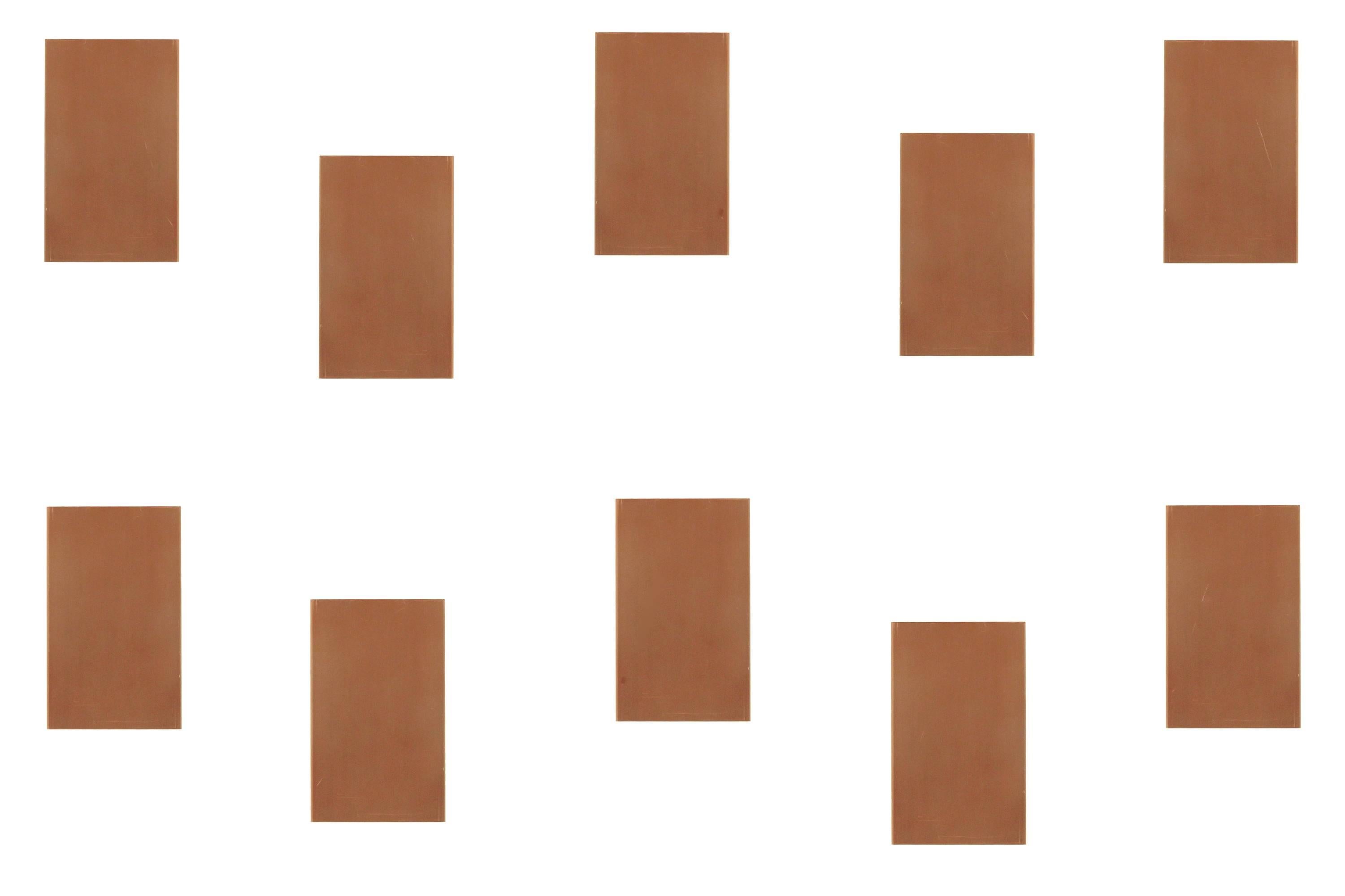 Raro y maravilloso conjunto de apliques con pantalla de cobre y tija de acero. Diseñado y fabricado en Noruega por Finn Lunde AS de, circa 1970s segunda mitad. Cada lámpara está equipada con un portalámparas E27 (funciona en EE.UU.), con una