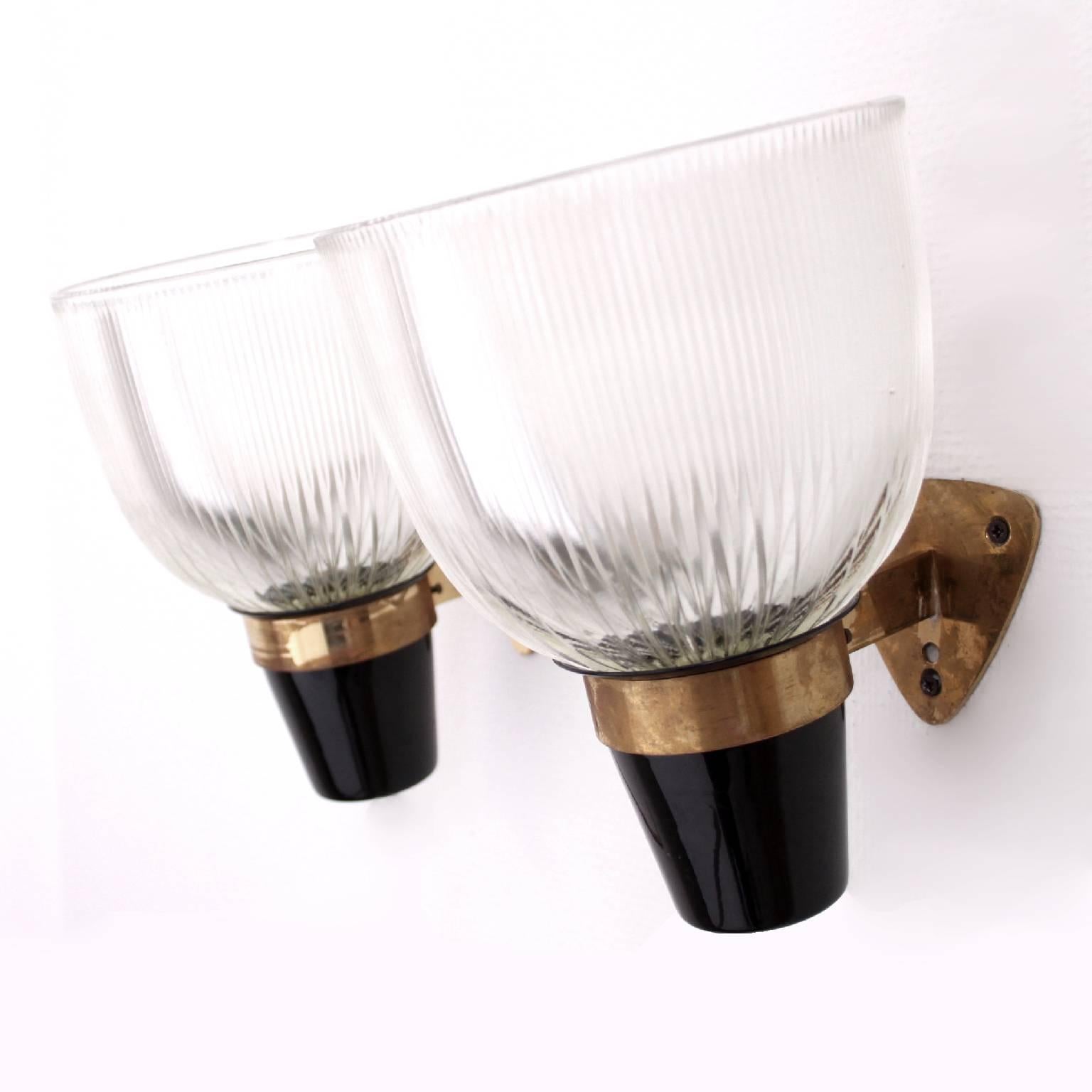 IGNAZIO GARDELLA & AZUCENA - MID-CENTURY MODERN DESIGN  - ITALY

A beautiful and early pair of LP5 sconces designed by the Italien architect and designer Ignazio Gardella.

Manufactured by Azucena, Milan, Italy, 1950S.
 
Opaline pressed glass, black