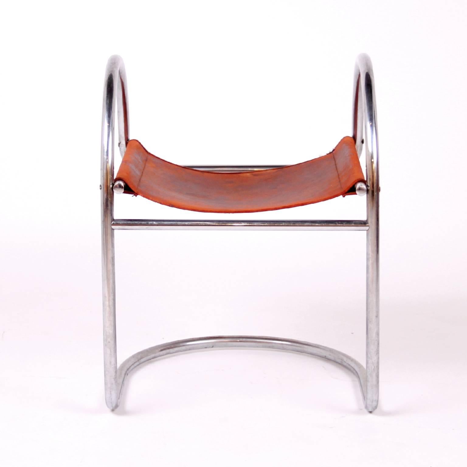 MOGENS LASSEN & FRITZ HANSEN - MID-CENTURY MODERN DESIGN.

Extremely rare stool chair designed by Mogens Lassen, 1933.

Manufactured by Fritz Hansen, Denmark, 1933.

Materials: Chromium-plated tubular steel, original leather.

Size: 64.4 x 49.5 x 49