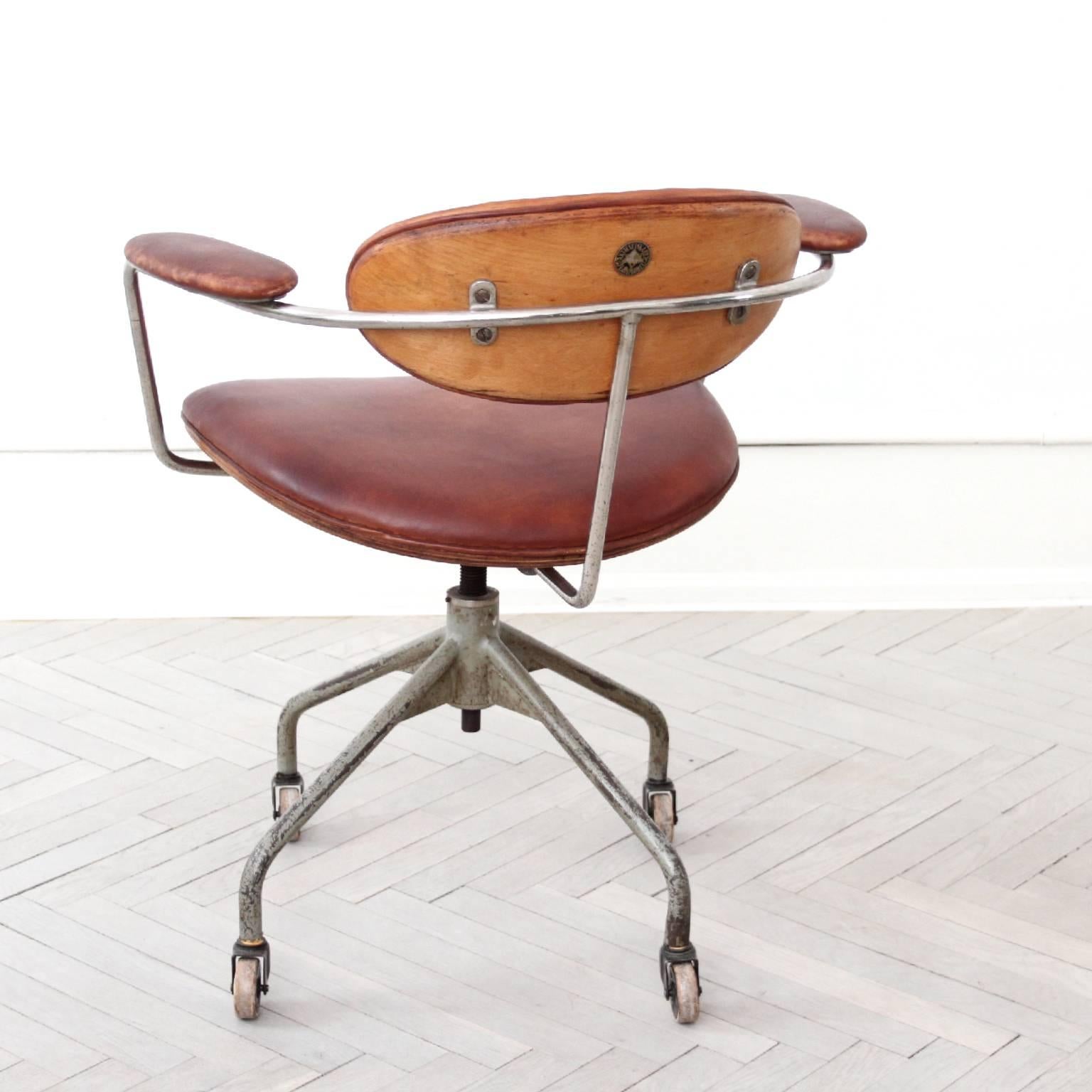 hans wegner office chair