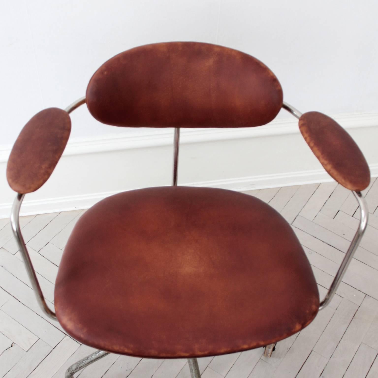Hans J. Wegner - Extremely Rare Swivel Chair In Excellent Condition In Copenhagen, DK