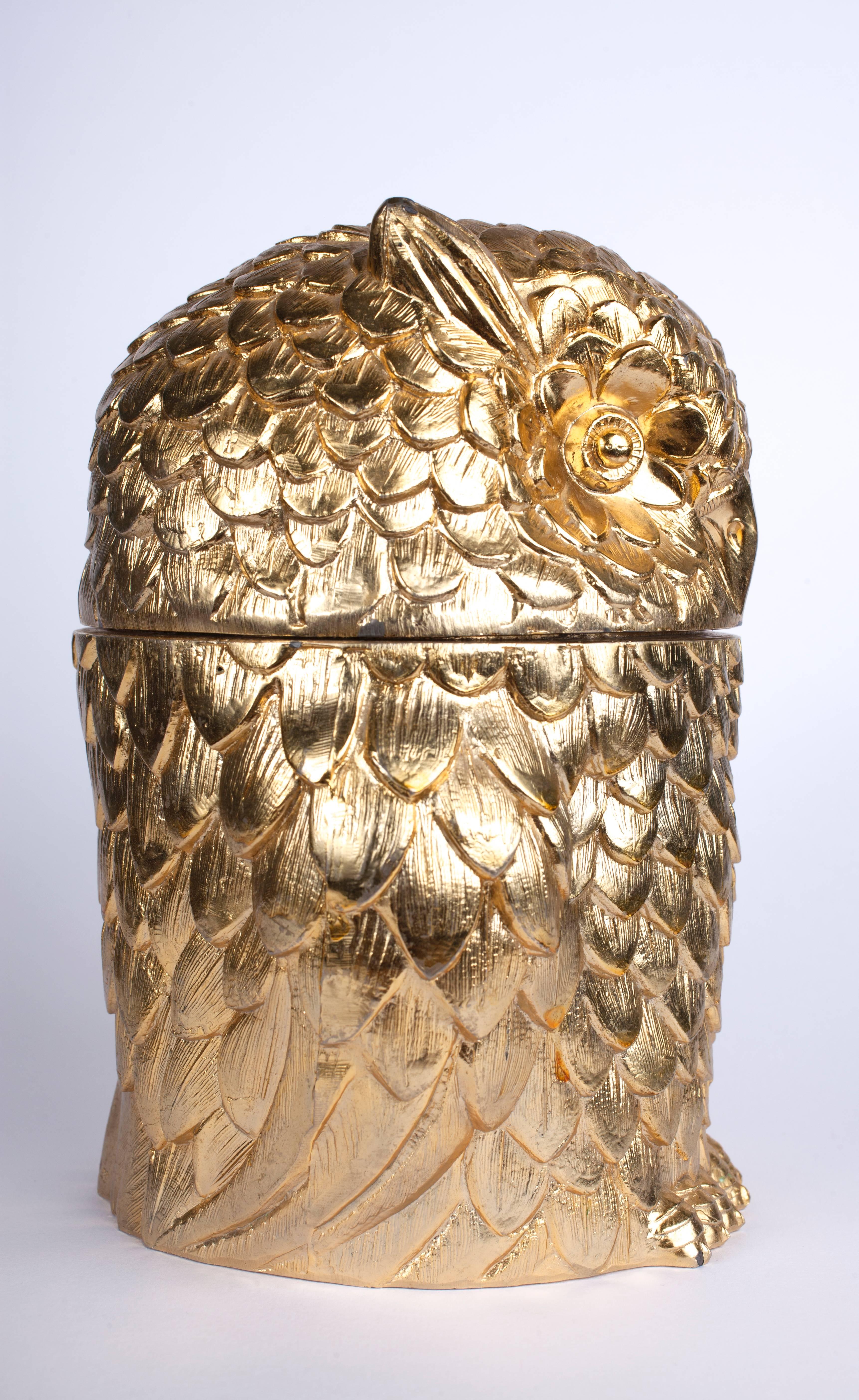 This is an exquisitely cast golden ice bucket in the form of an owl by Italian born artist Mauro Manetti. This is a wonderfully charming piece which is great fun and perfect for Christmas drinks! The condition is excellent commensurate with age.