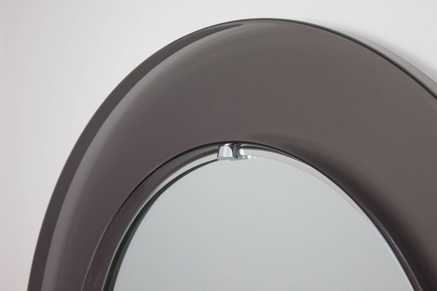 1970s, Round Smoked Lucite Framed Wall Mirror In Excellent Condition In Chicago, IL