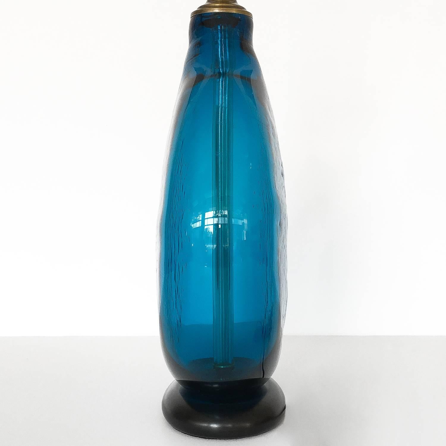 Pair of Wayne Husted Cerulean Blue Glass Tables Lamp for Blenko In Excellent Condition In Chicago, IL