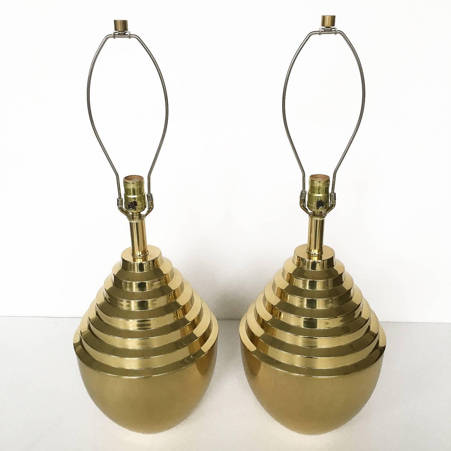 Pair of Brass Stepped Modern Urn-Form Table Lamps In Excellent Condition In Chicago, IL