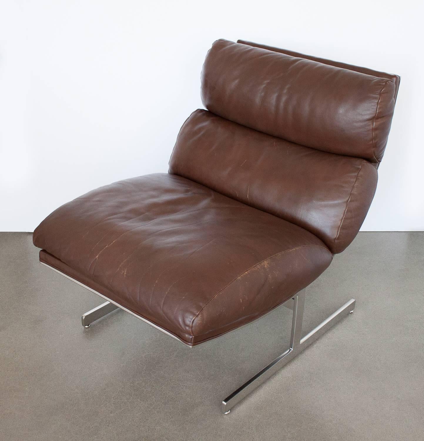 Pair of Kipp Stewart Brown Leather Lounge Chairs for Directional In Excellent Condition In Chicago, IL