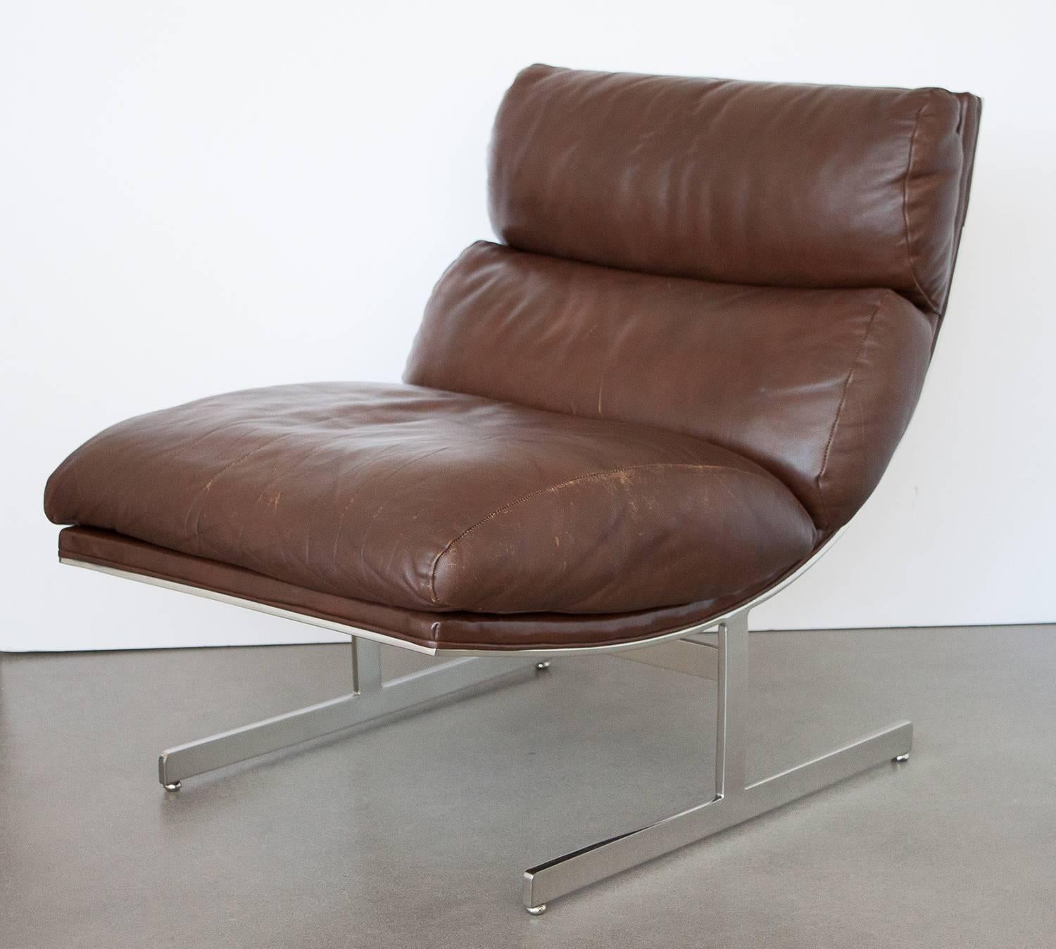 Polished Pair of Kipp Stewart Brown Leather Lounge Chairs for Directional