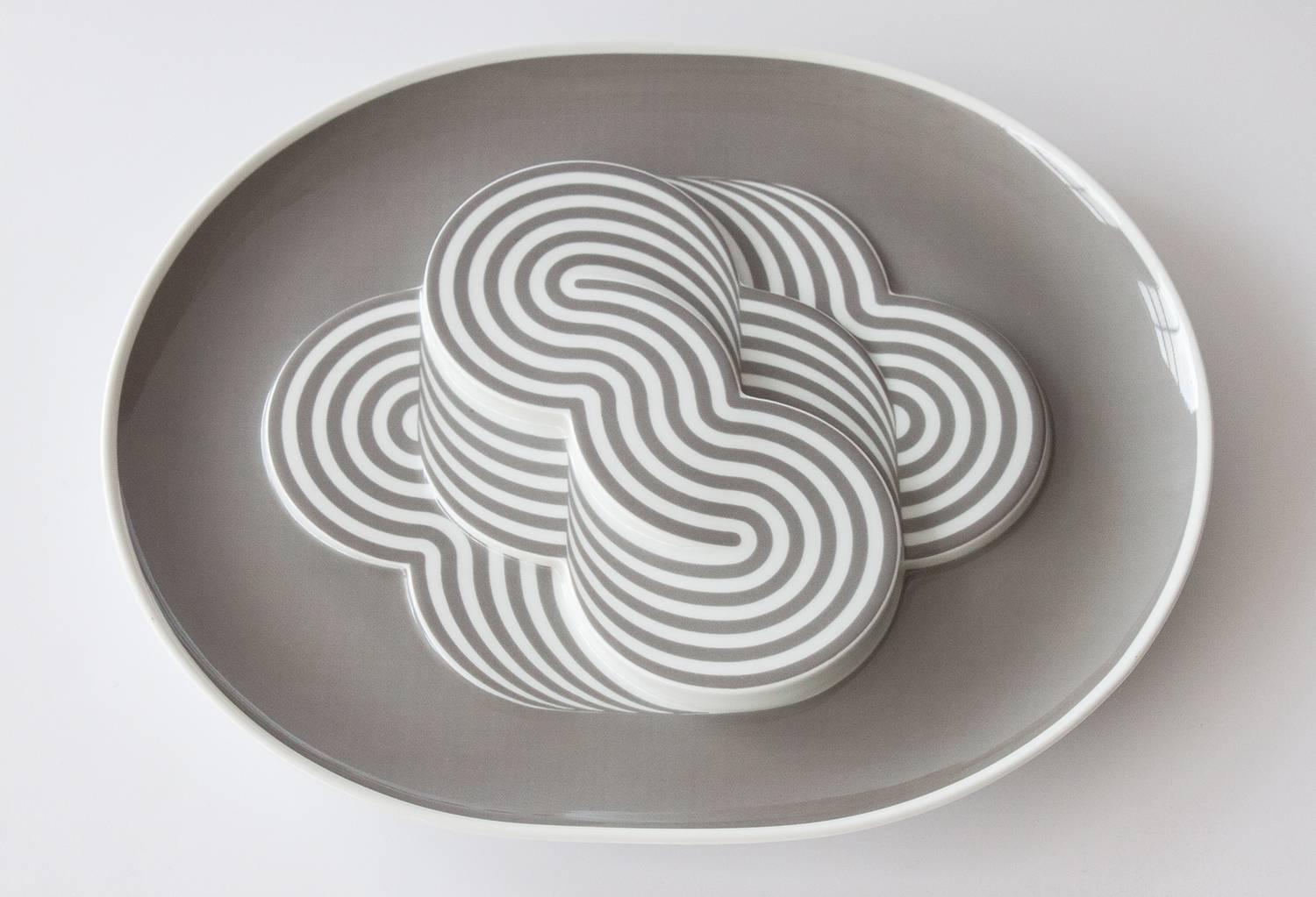 1972 Rosenthal Jahresteller Annual Plate designed by Natale Sapone. 
Limited edition 2583 of 3000.
