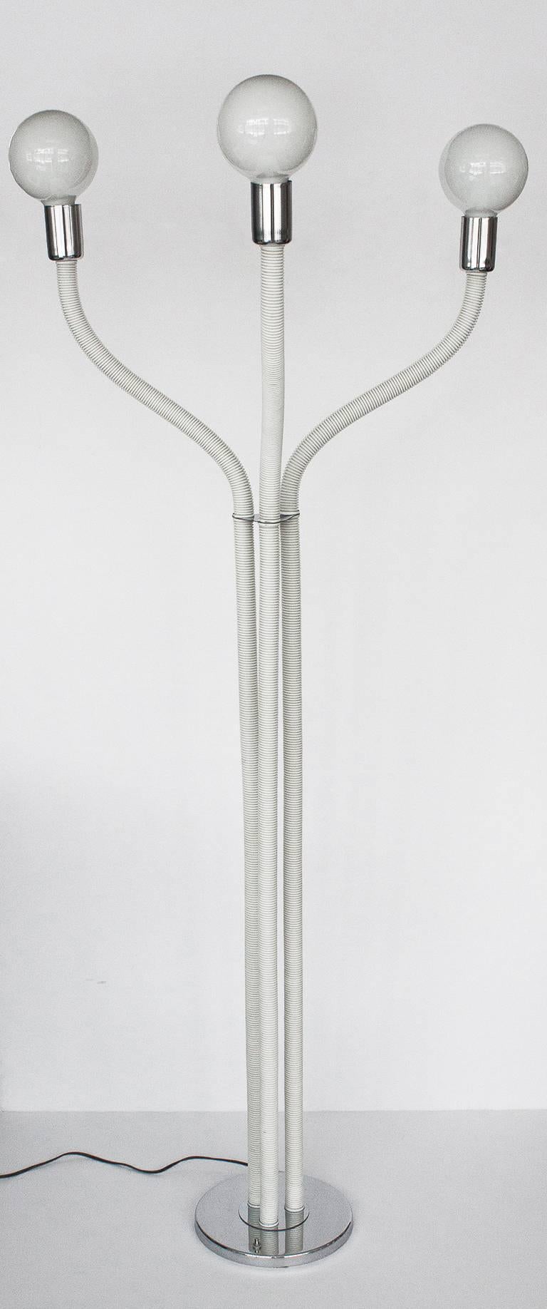1960s Flexible Italian Sculptural Floor Lamp In Excellent Condition In Chicago, IL