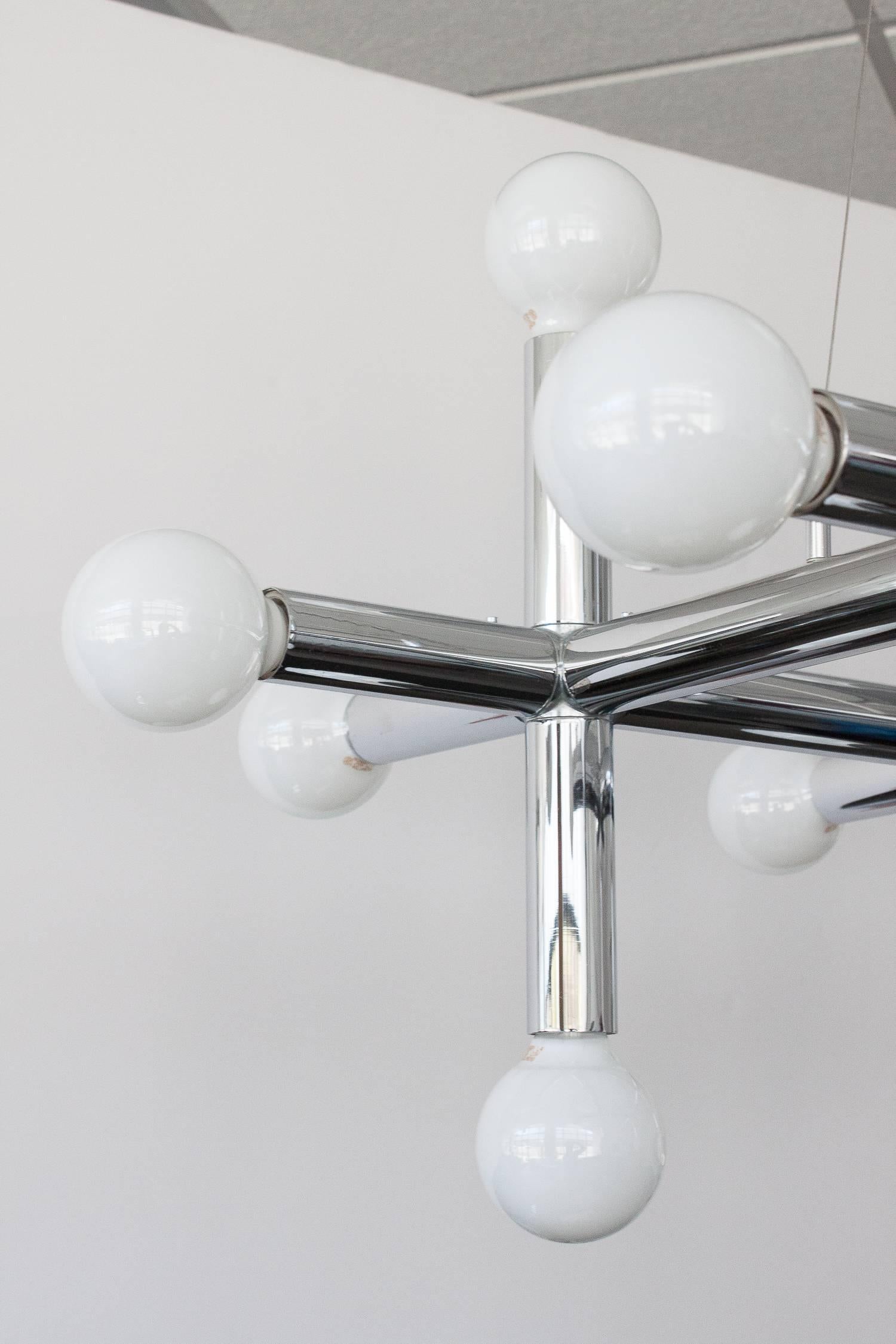 Chrome Sixteen-Light Molecule Chandelier by Lightolier In Excellent Condition In Chicago, IL