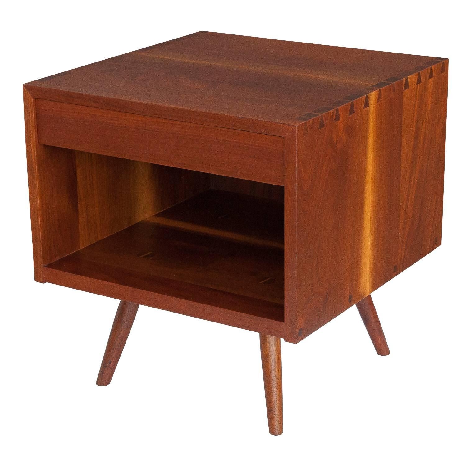 Mid-Century Modern Pair of Solid Walnut Nightstands by George Nakashima