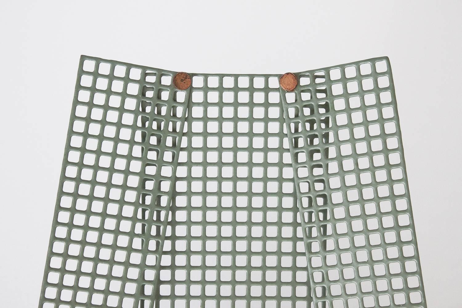 Green Enameled Perforated Metal Tray Centerpiece 3