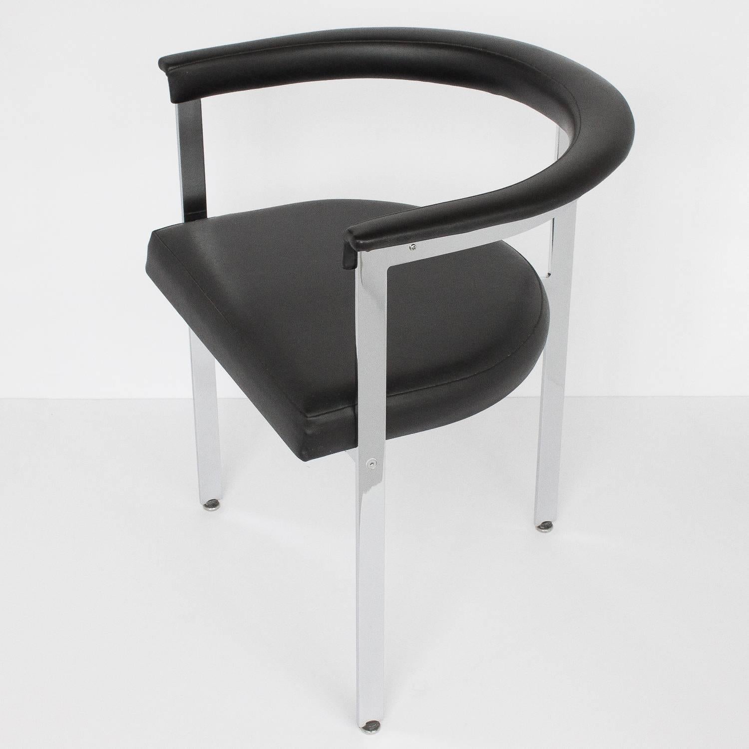 3 leg dining chair