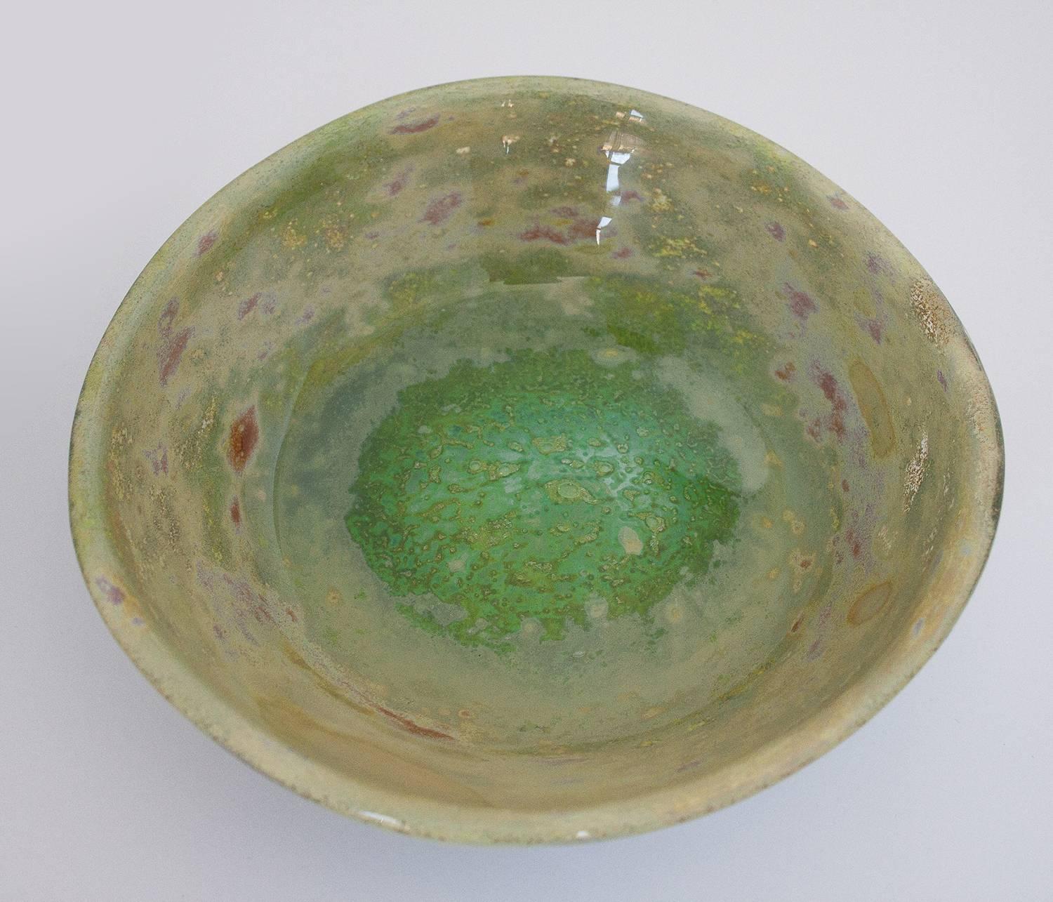 Rare Ercole Barovier Aborigeni glass bowl. Handblown Murano glass in shades of green with hints of rose. Signed with a partial Barovier e Toso manufacturer's label to underside.