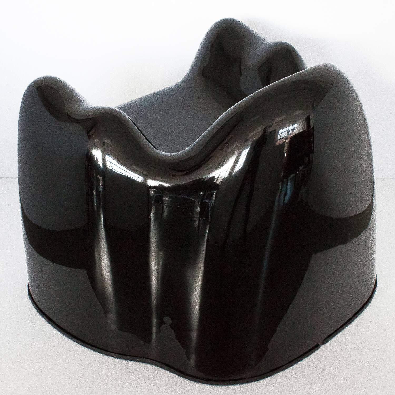 Fiberglass Pair of Black Molar Chairs by Wendell Castle