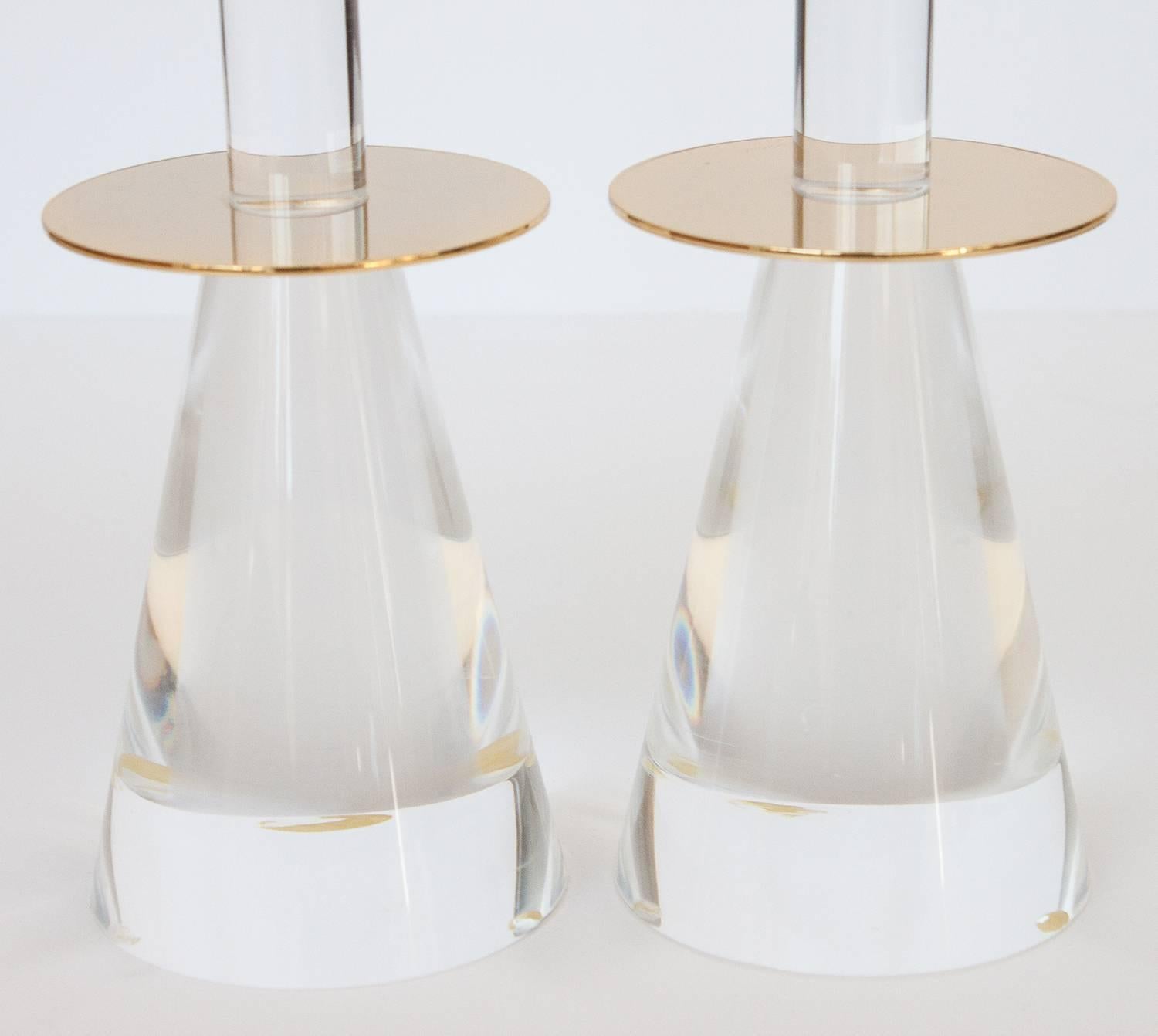 Pair of Lucite and Brass Candlesticks In Excellent Condition In Chicago, IL