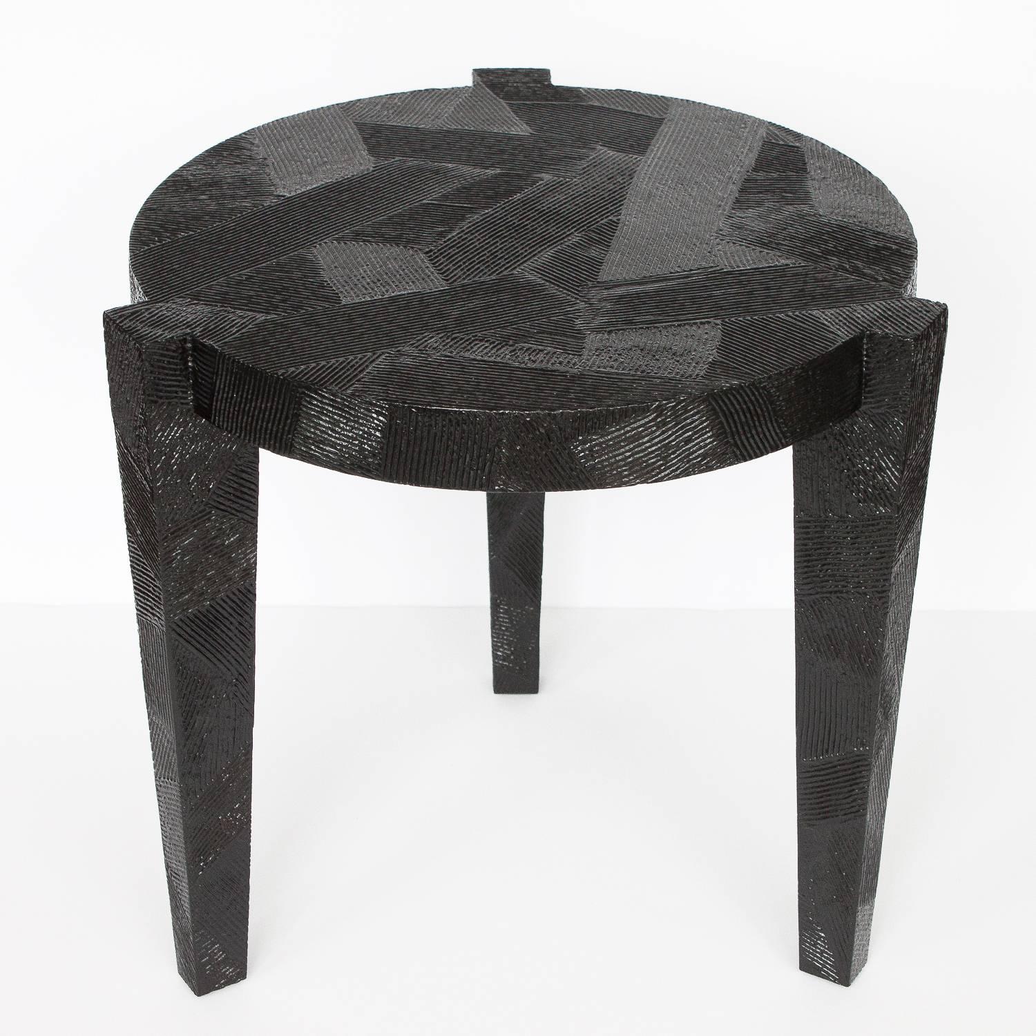 Resin Set Black Lacquered Textured Nesting Side Tables