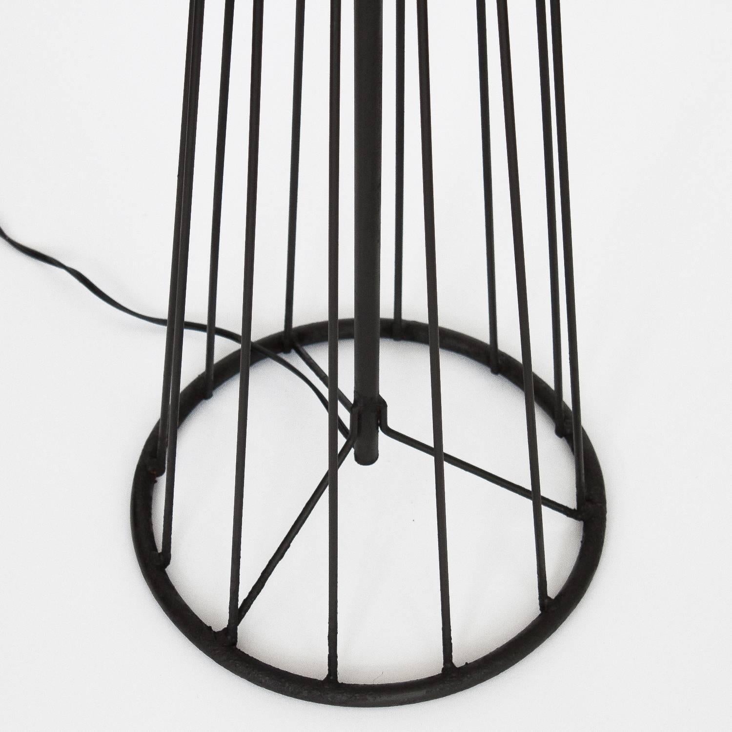 Tony Paul Black Iron Wire Frame Floor Lamp In Excellent Condition In Chicago, IL