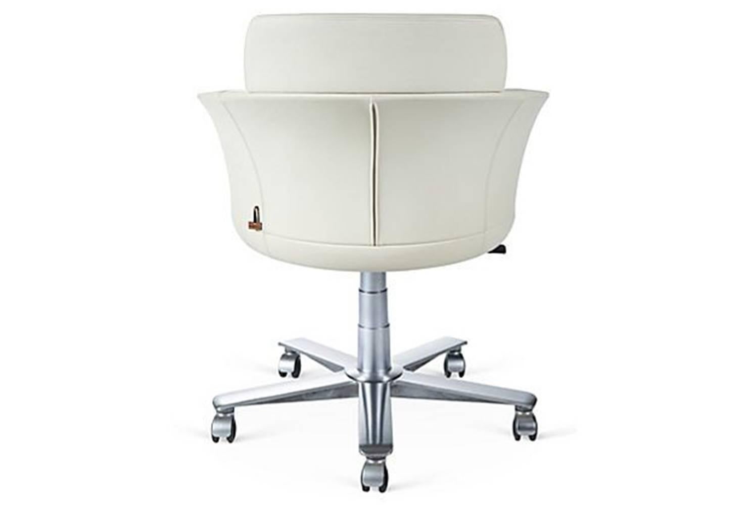Modern Giorgetti Selectus Swivel Armchair in Leather For Sale