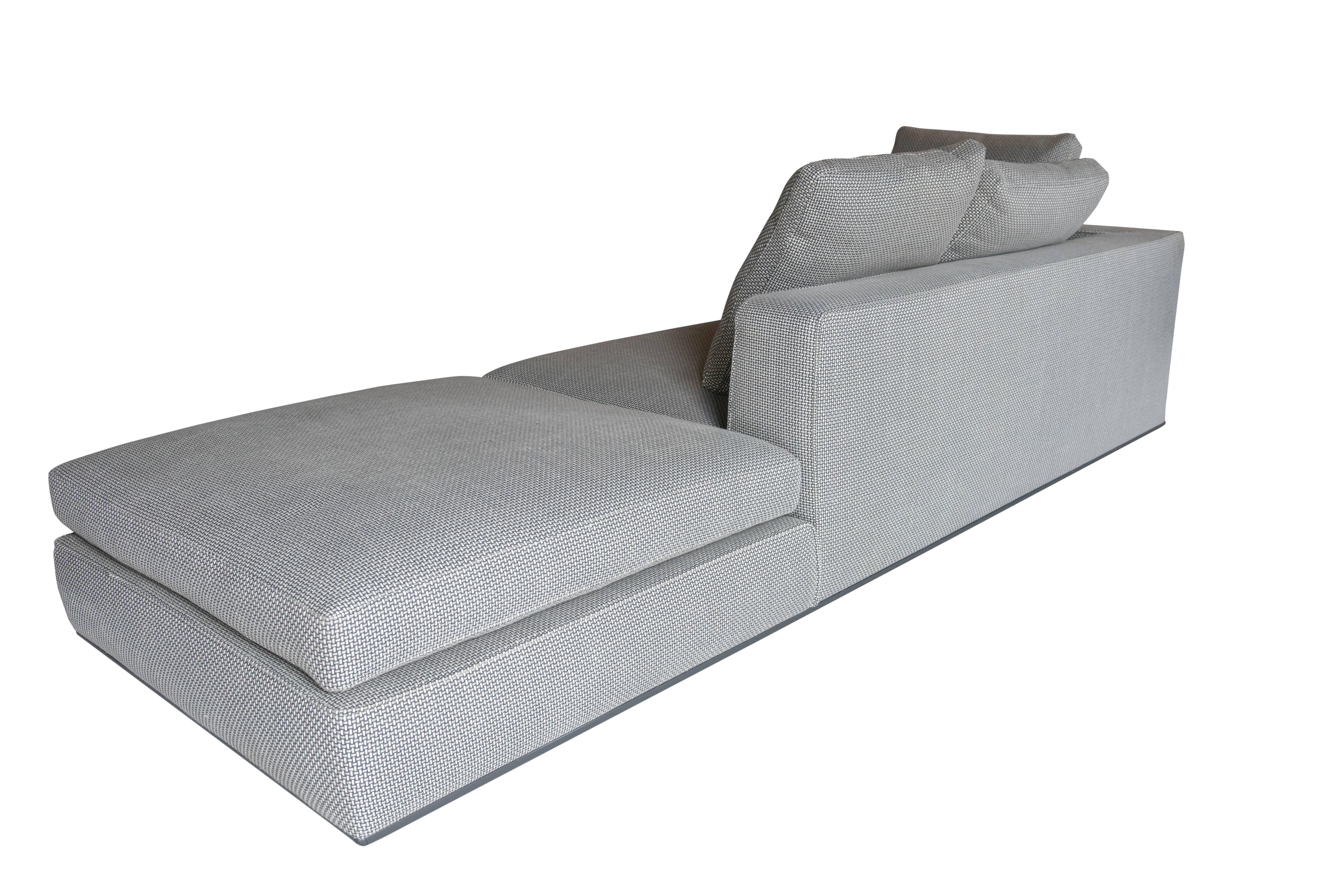Minotti Powell Chaise Longue im Zustand „Hervorragend“ in Houston, TX