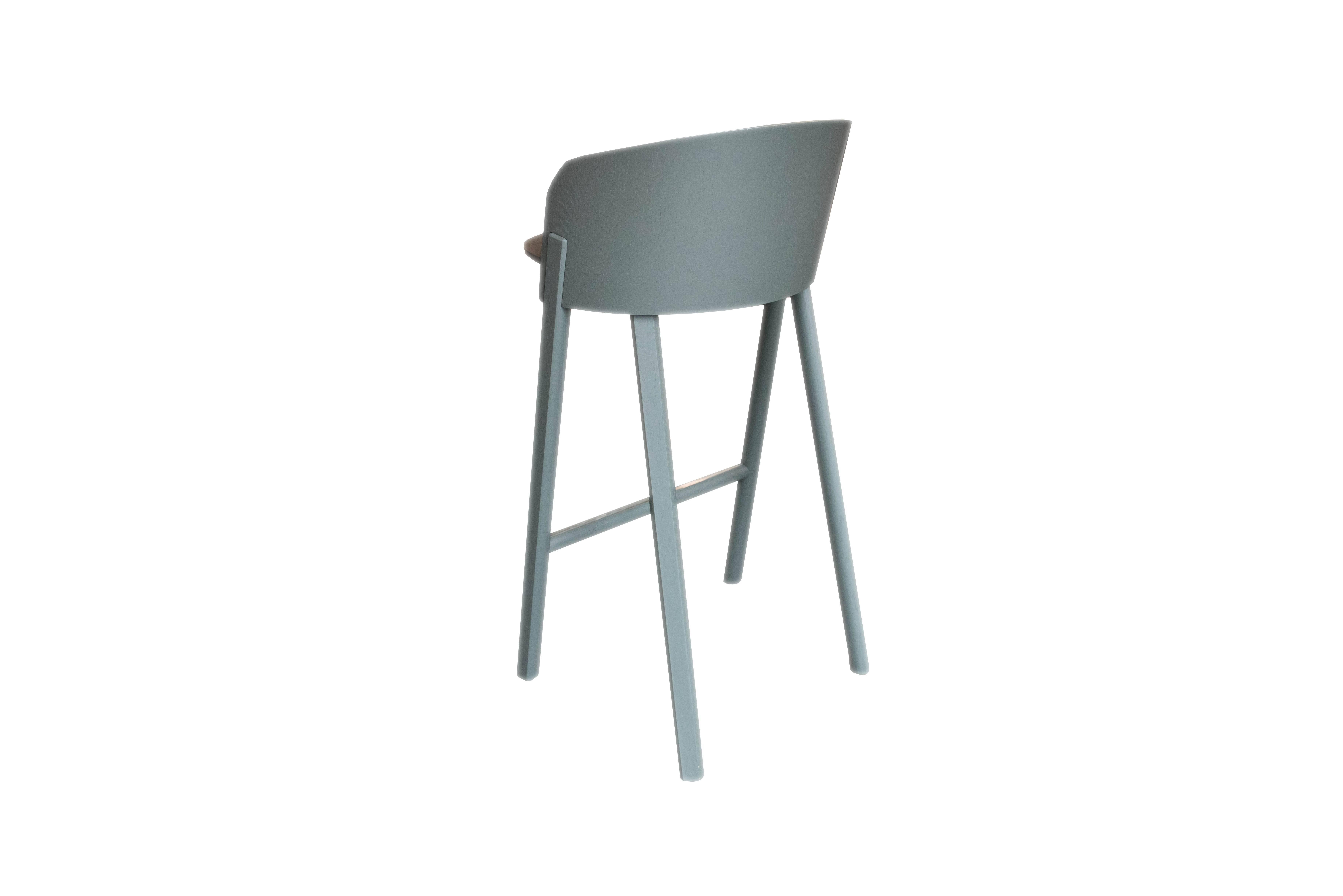 Stool

Design: Stefan Diez, 2013
As part of the innovative seating series by Stefan Diez, the stool Other takes up the dynamic design language of the This That Other seating series to offer distinct comfort and quality. The shaped backrest