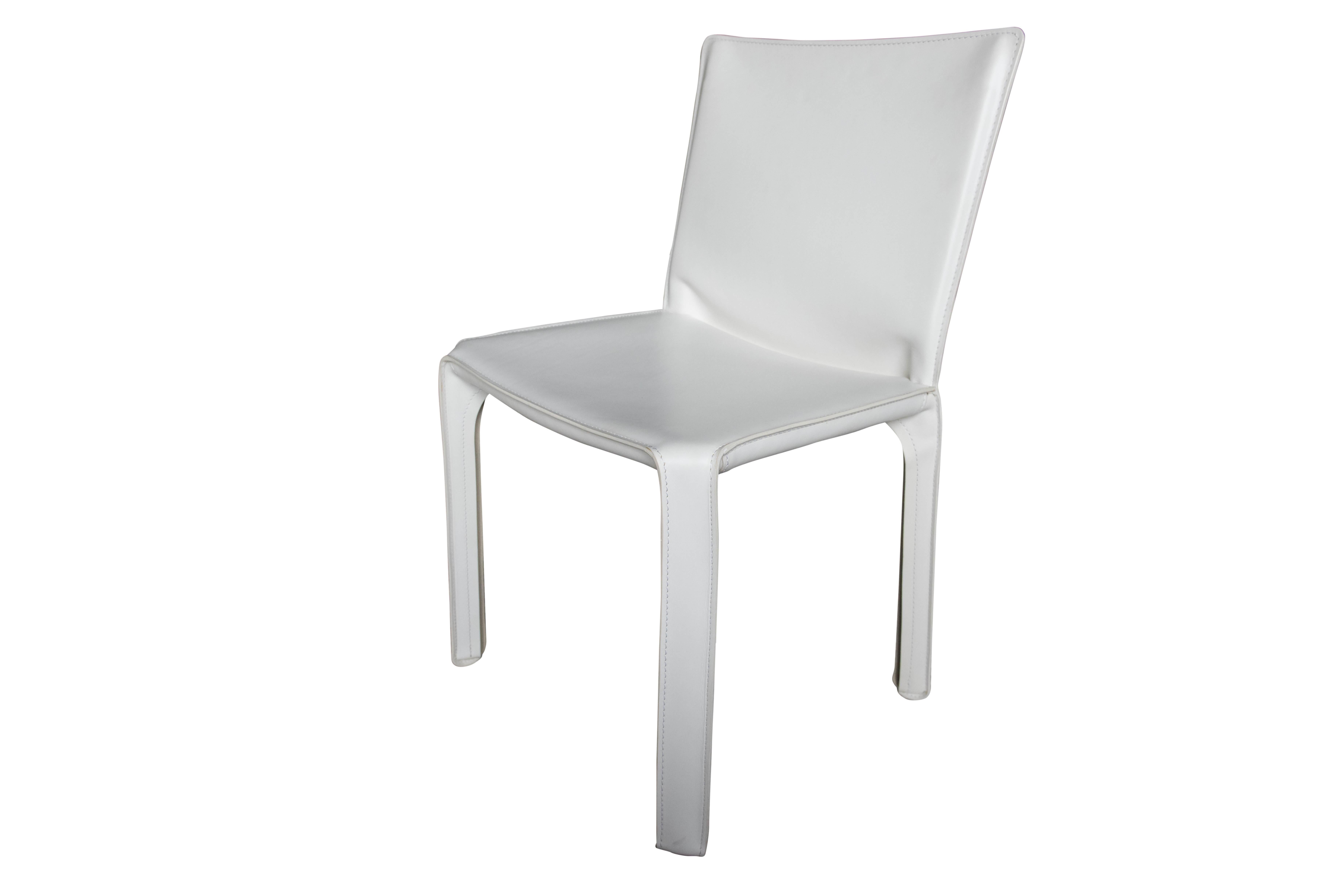 Cassina Cab Chair in White Leather In Excellent Condition For Sale In Houston, TX