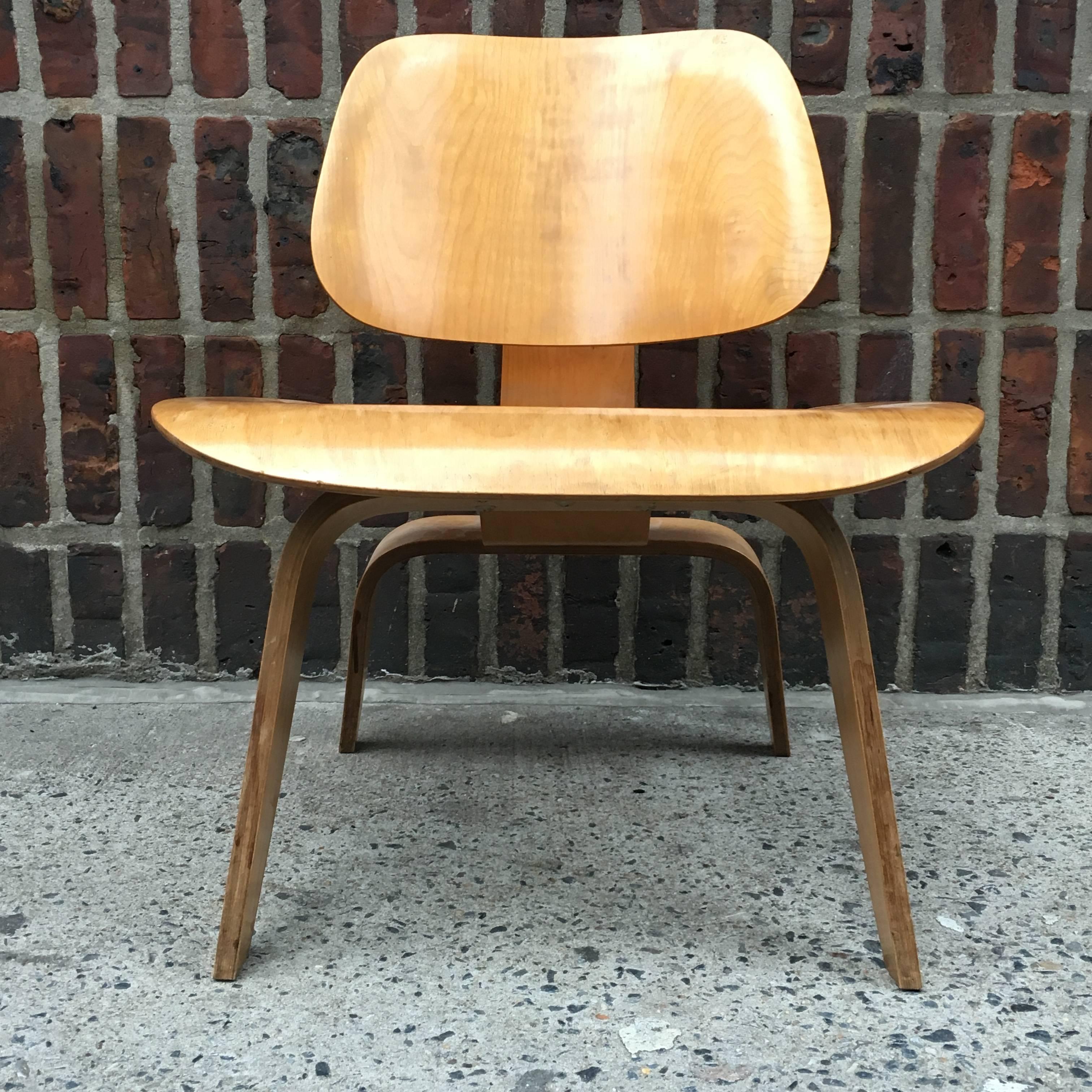Mid-20th Century First Edition Eames Evans LCW with Earliest Label