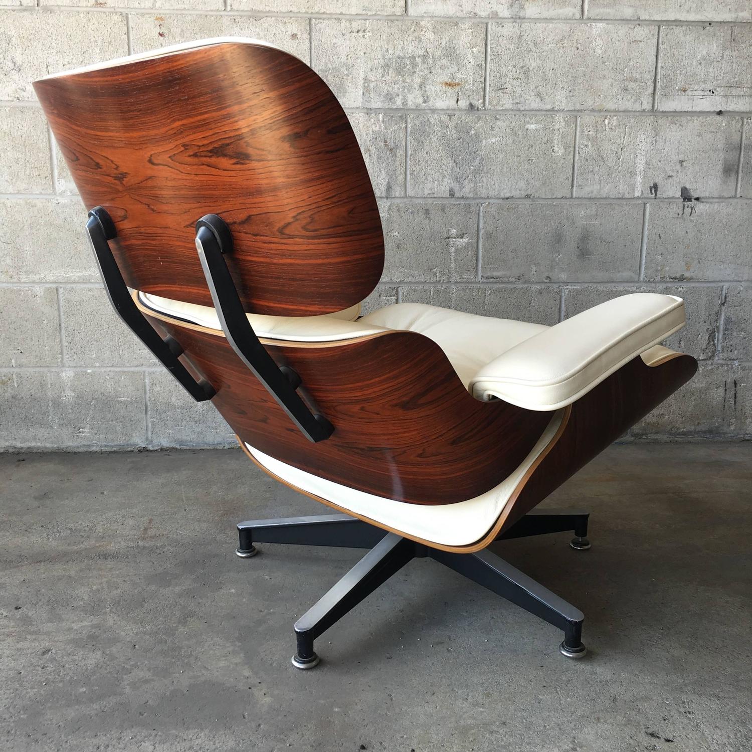 Herman Miller Eames Lounge Chair and Ottoman Set For Sale at 1stdibs