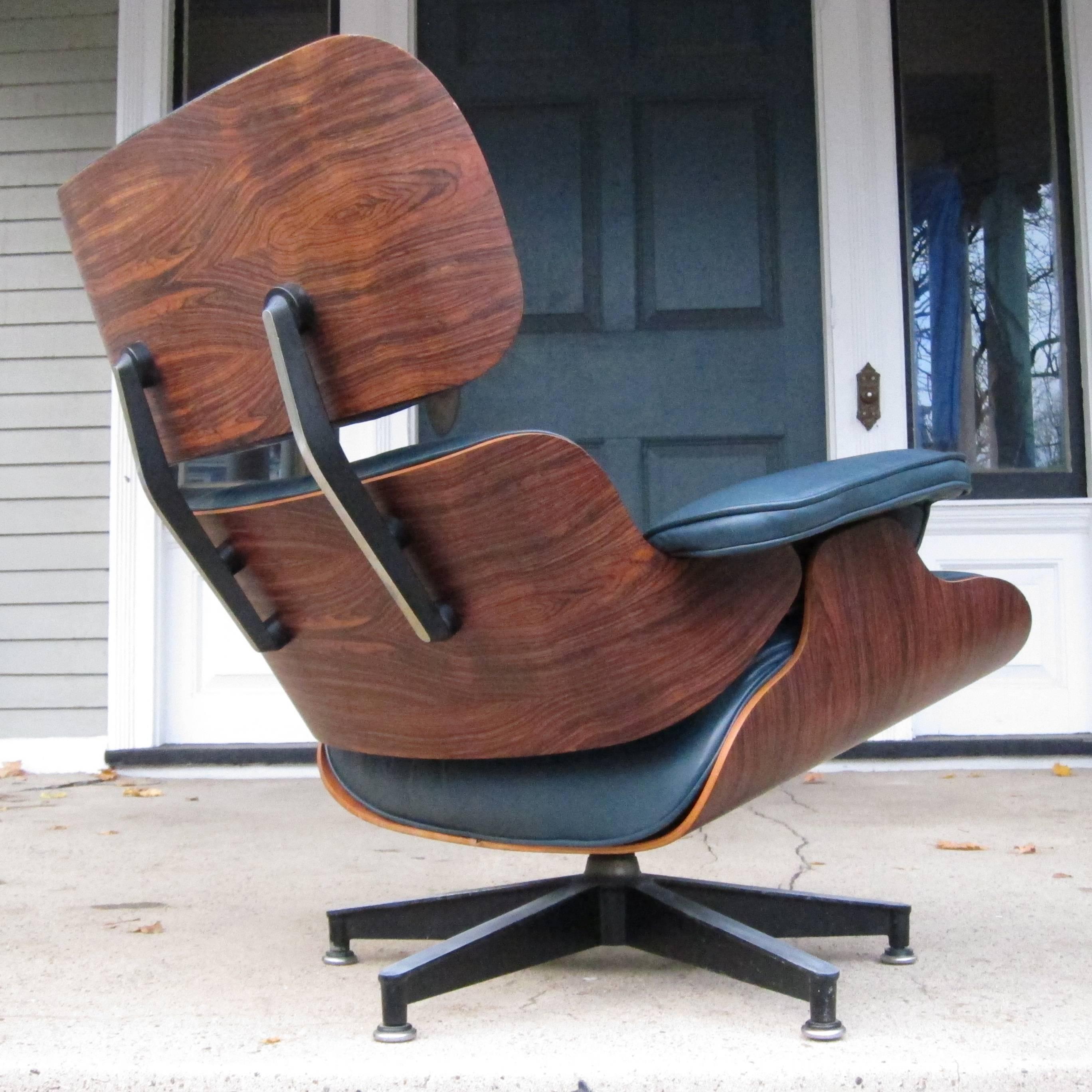 Superb Herman Miller Eames Lounge Chair in Rosewood and Custom Indigo Leather 1